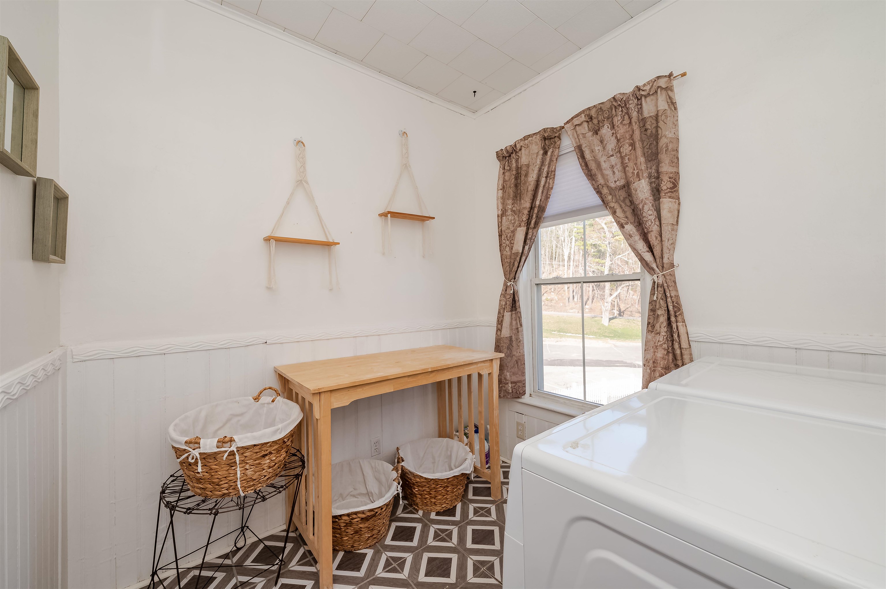 116 High St, Wakefield, NH 03872