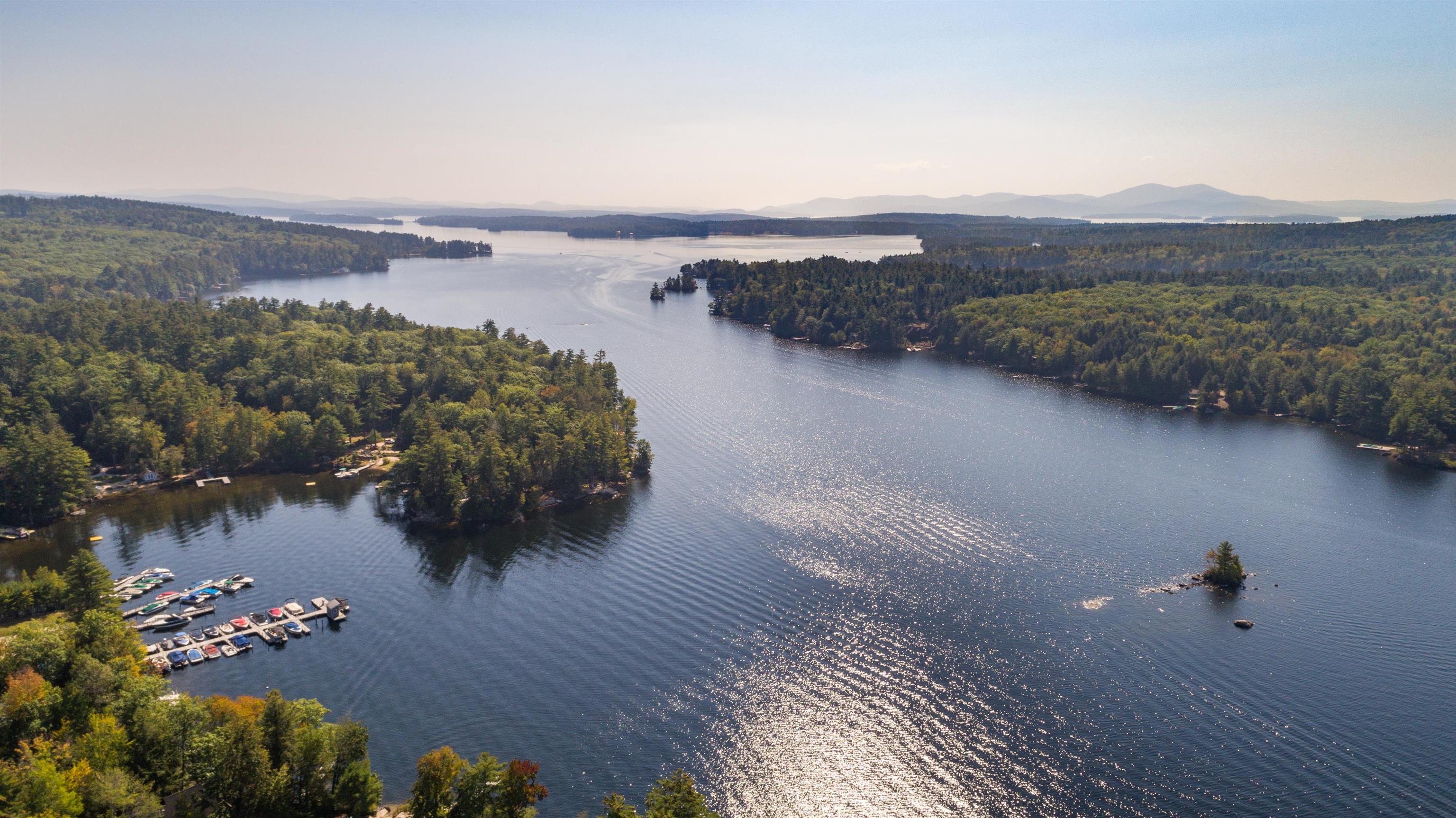 98 Wintersport St, Moultonborough, NH 03254