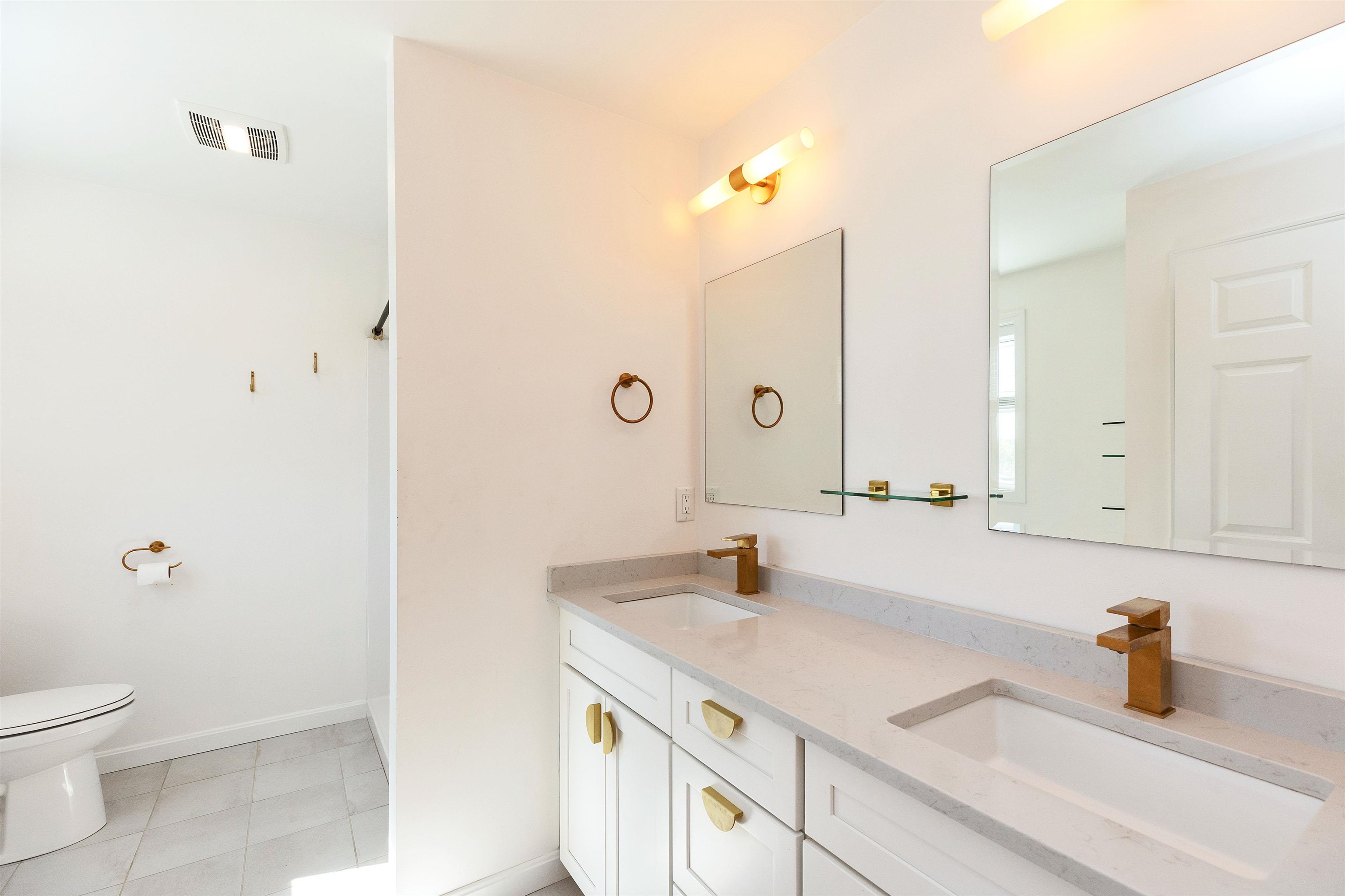 Gorgeous Upgraded Primary Bath