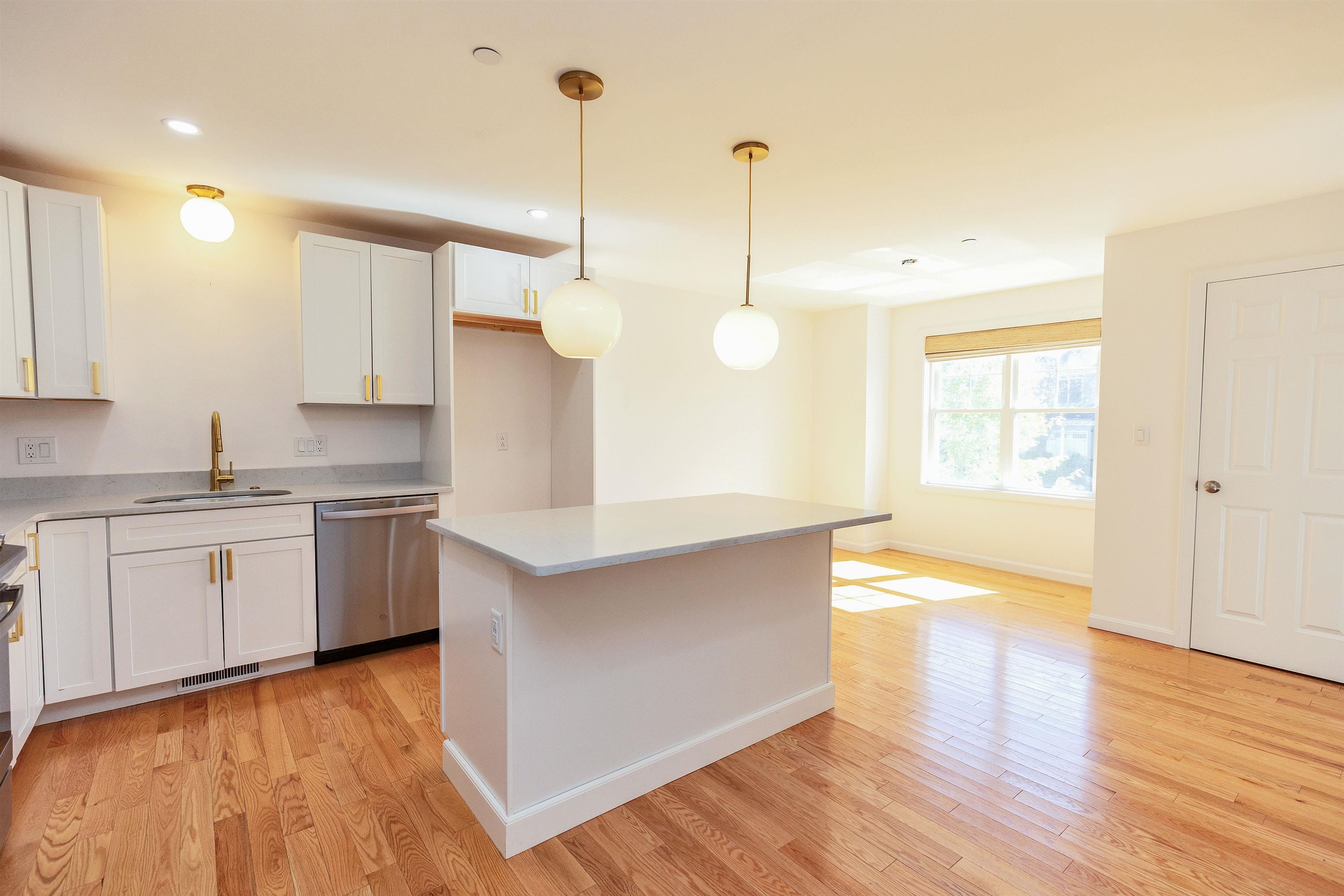 163 Woodview Way, Manchester, NH 03102