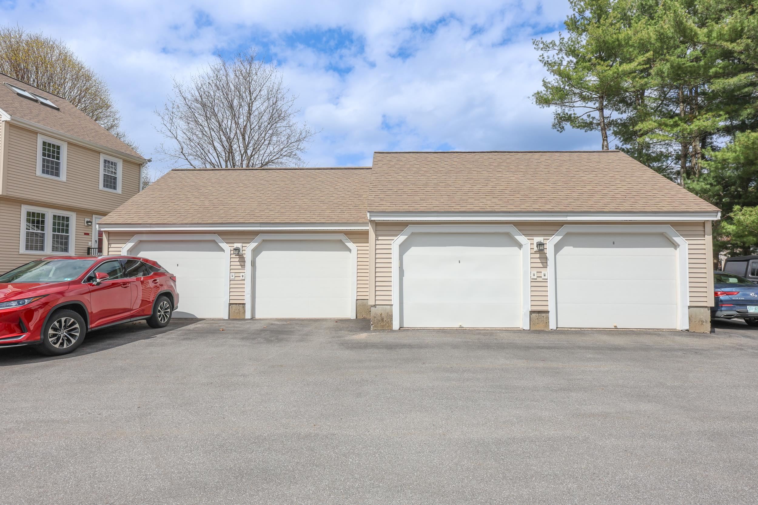 1 Misty Morning Dr, Derry, NH 03038