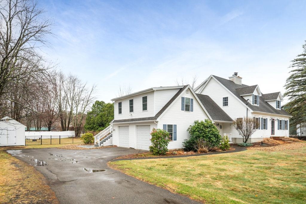 11 Witch Ln, Plaistow, NH 03865