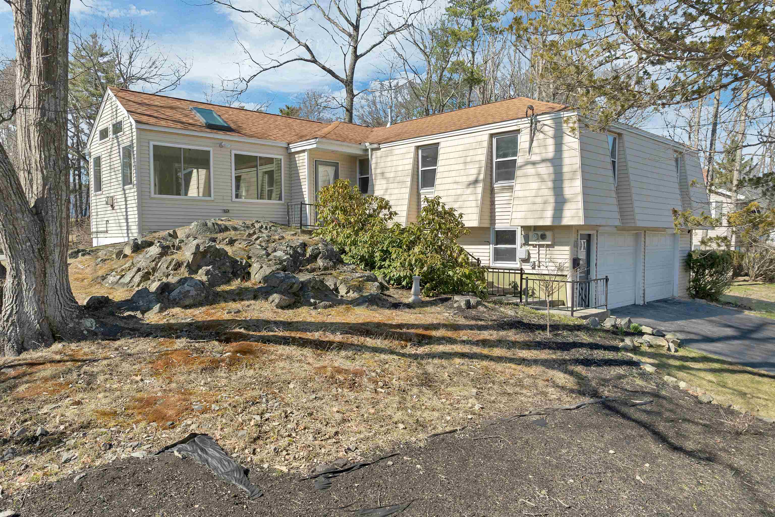 17 Harding Rd, Portsmouth, NH 03801