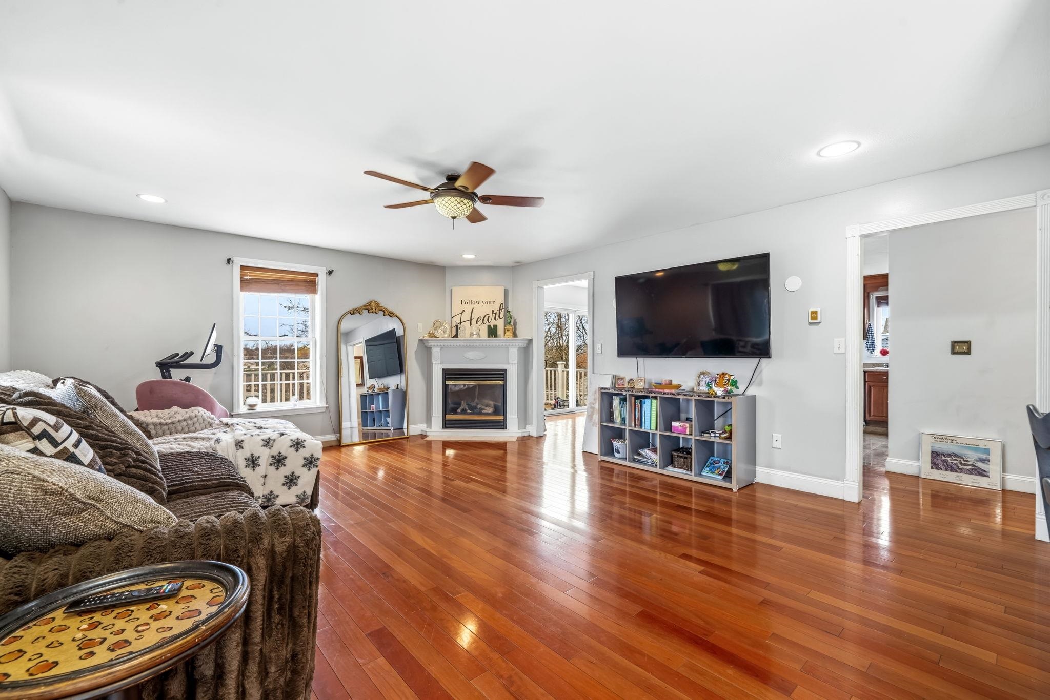 160 S Elm St, Manchester, NH 03103