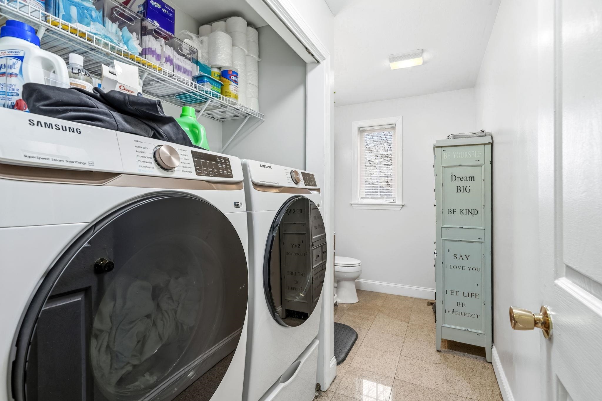 UNIT B LAUNDRY & BATHROOM