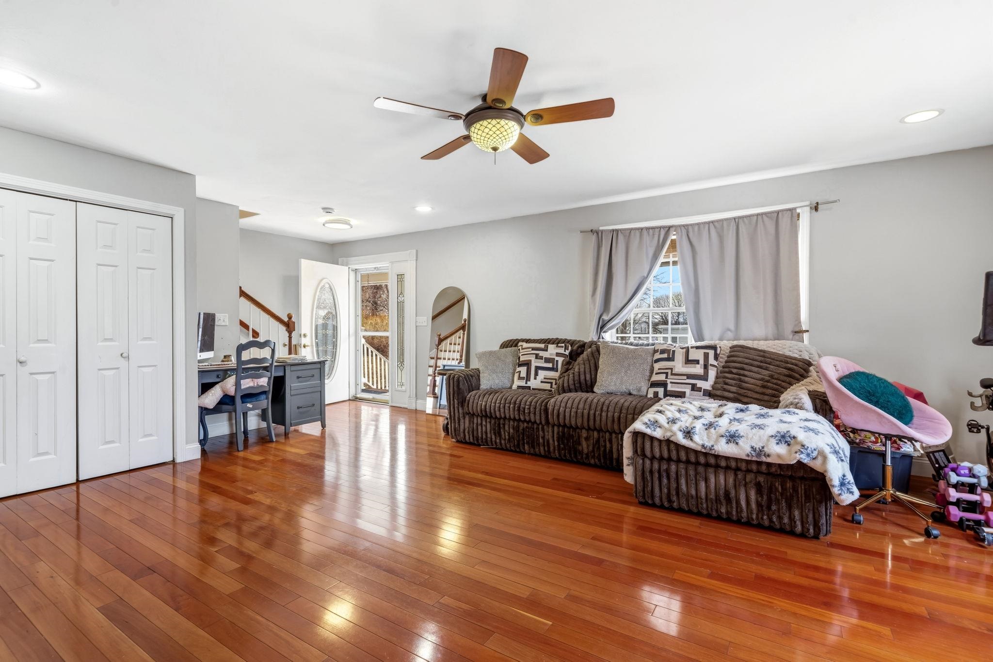 160 S Elm St, Manchester, NH 03103