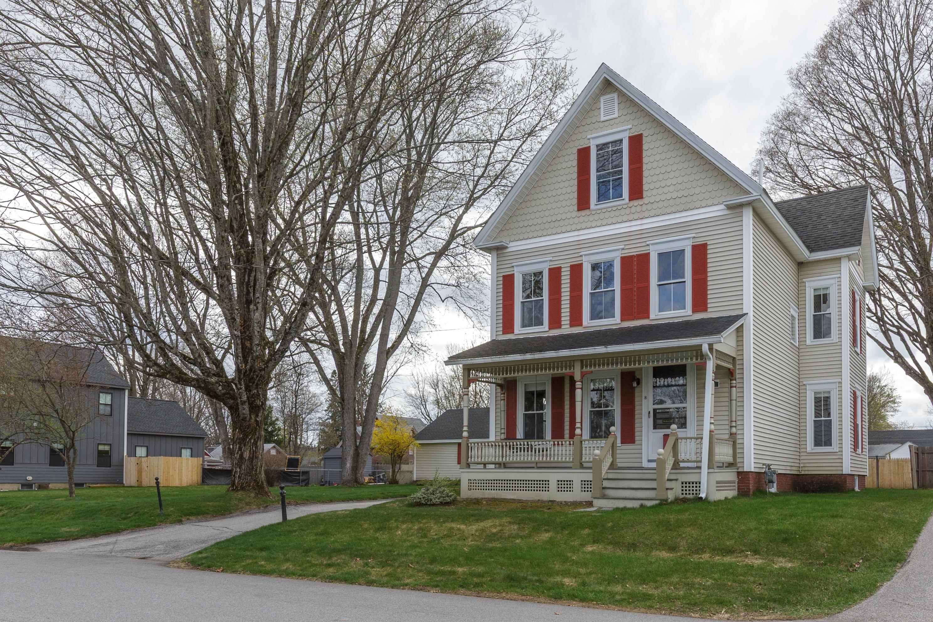 8 Princeton St, Concord, NH 03301