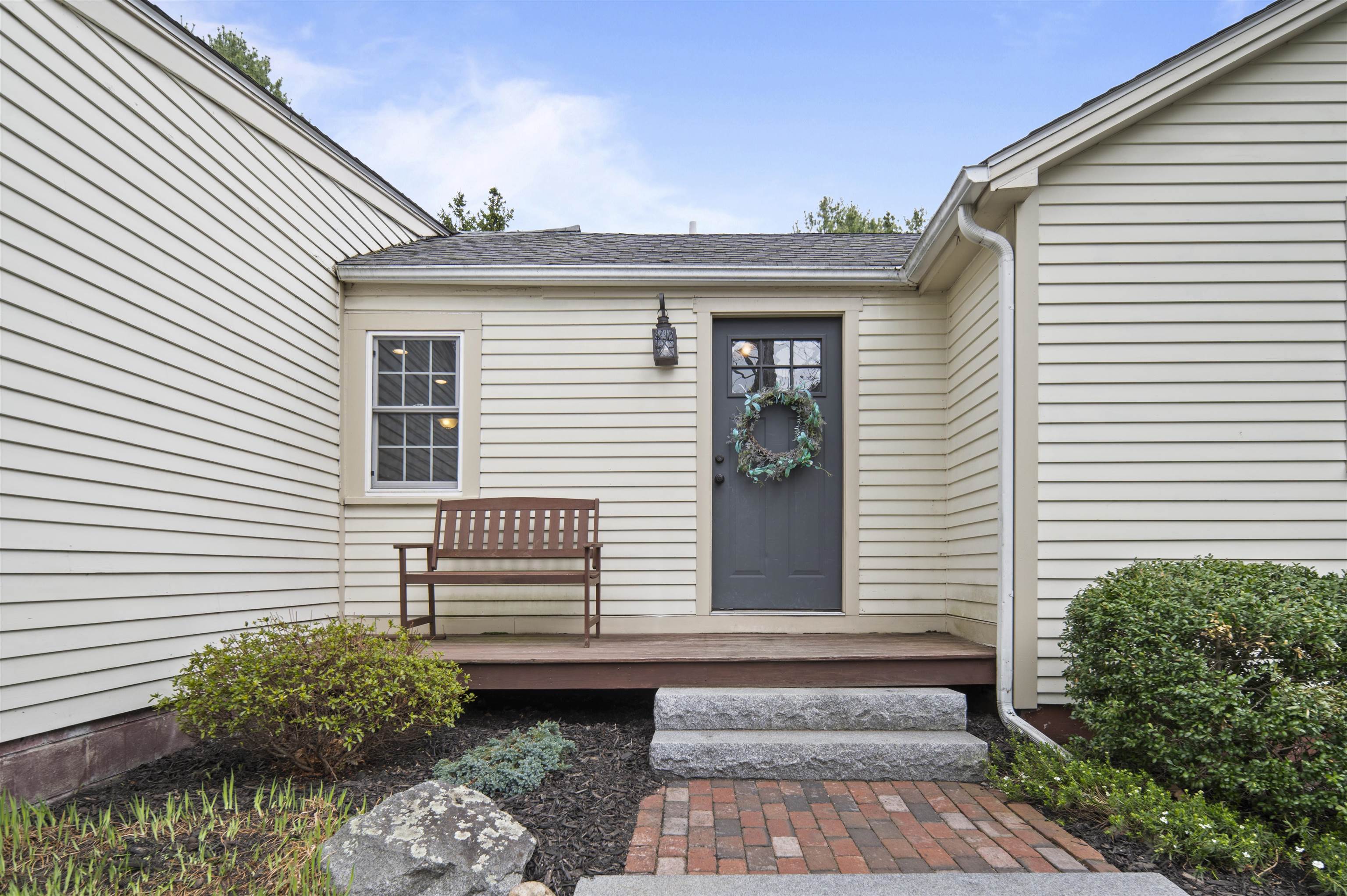 64 Kingston Rd, Exeter, NH 03833