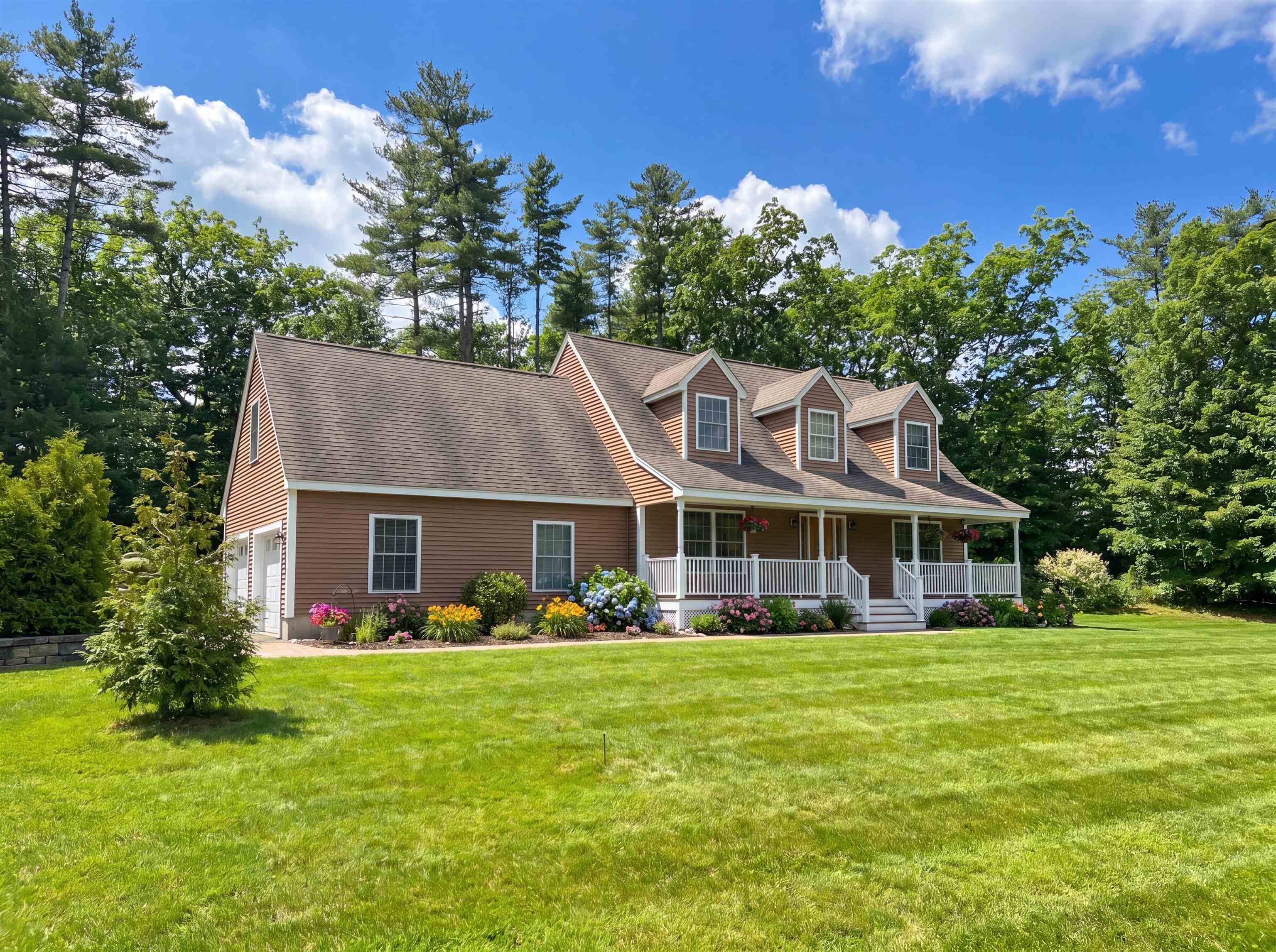 10 Balsam Ln, Sandown, NH 03873