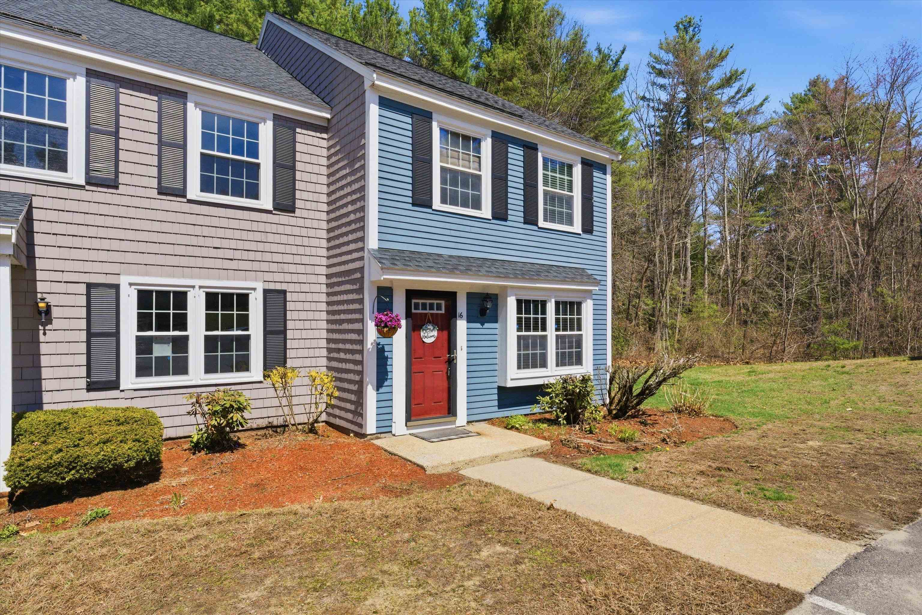 16 Kearns Dr, Merrimack, NH 03054