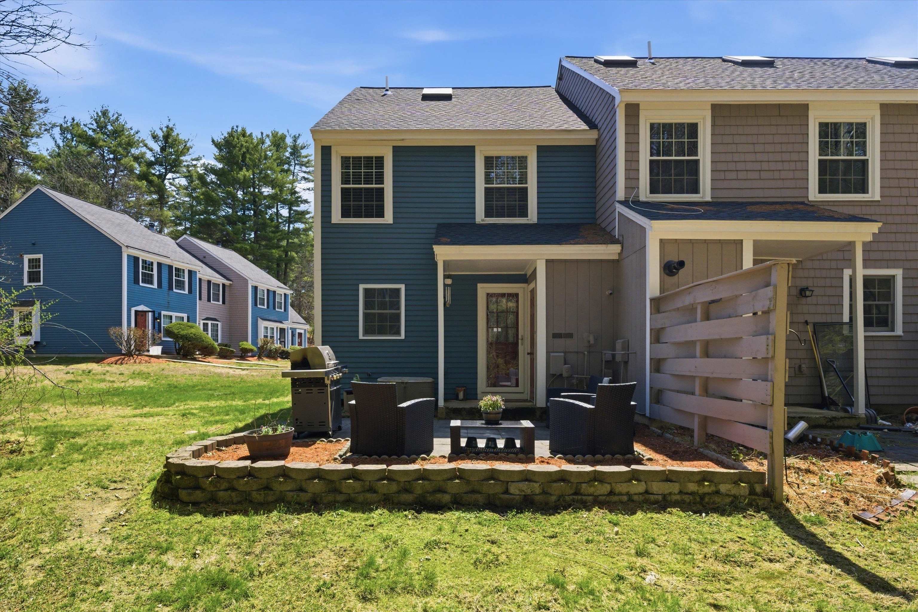 16 Kearns Dr, Merrimack, NH 03054