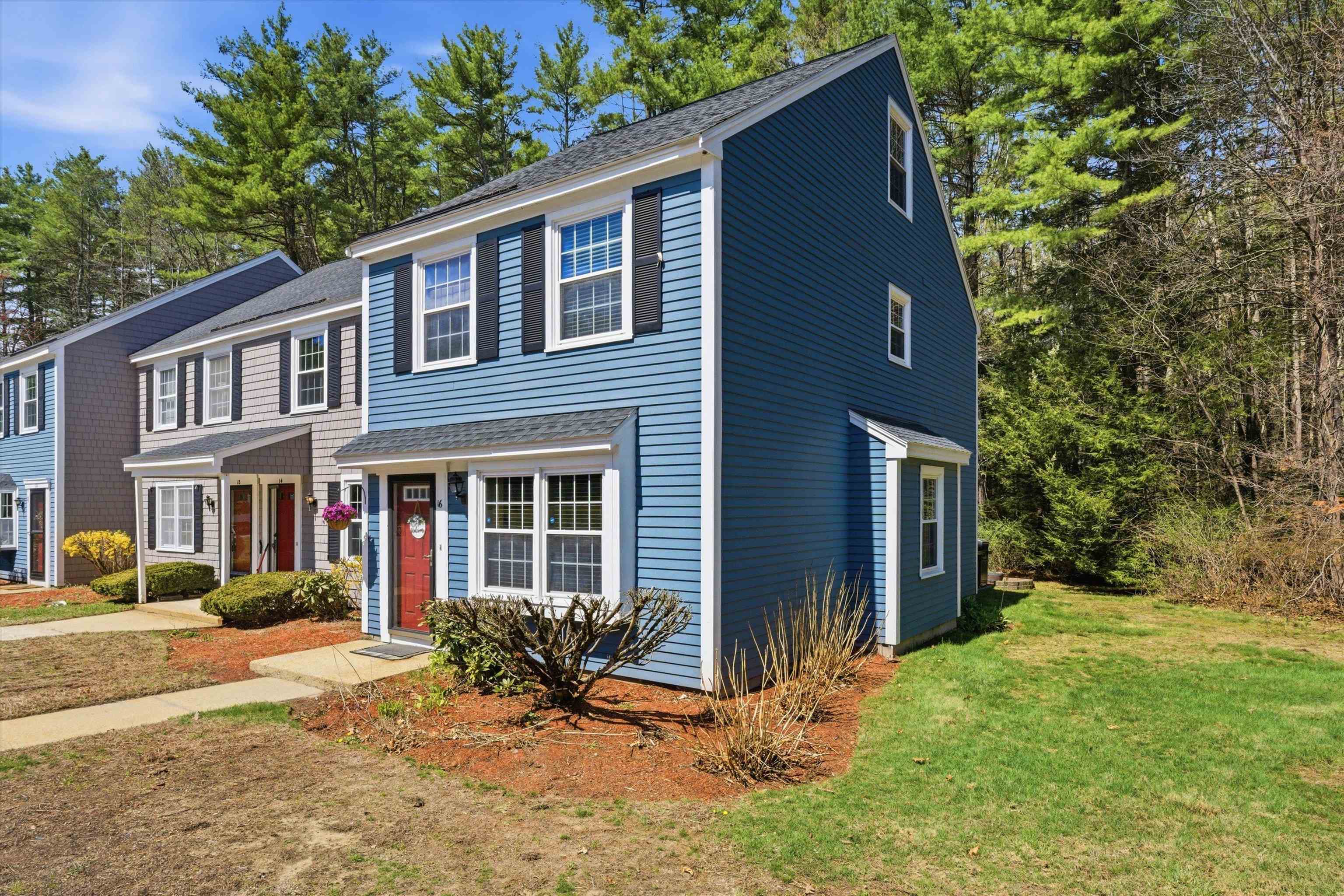 16 Kearns Dr, Merrimack, NH 03054