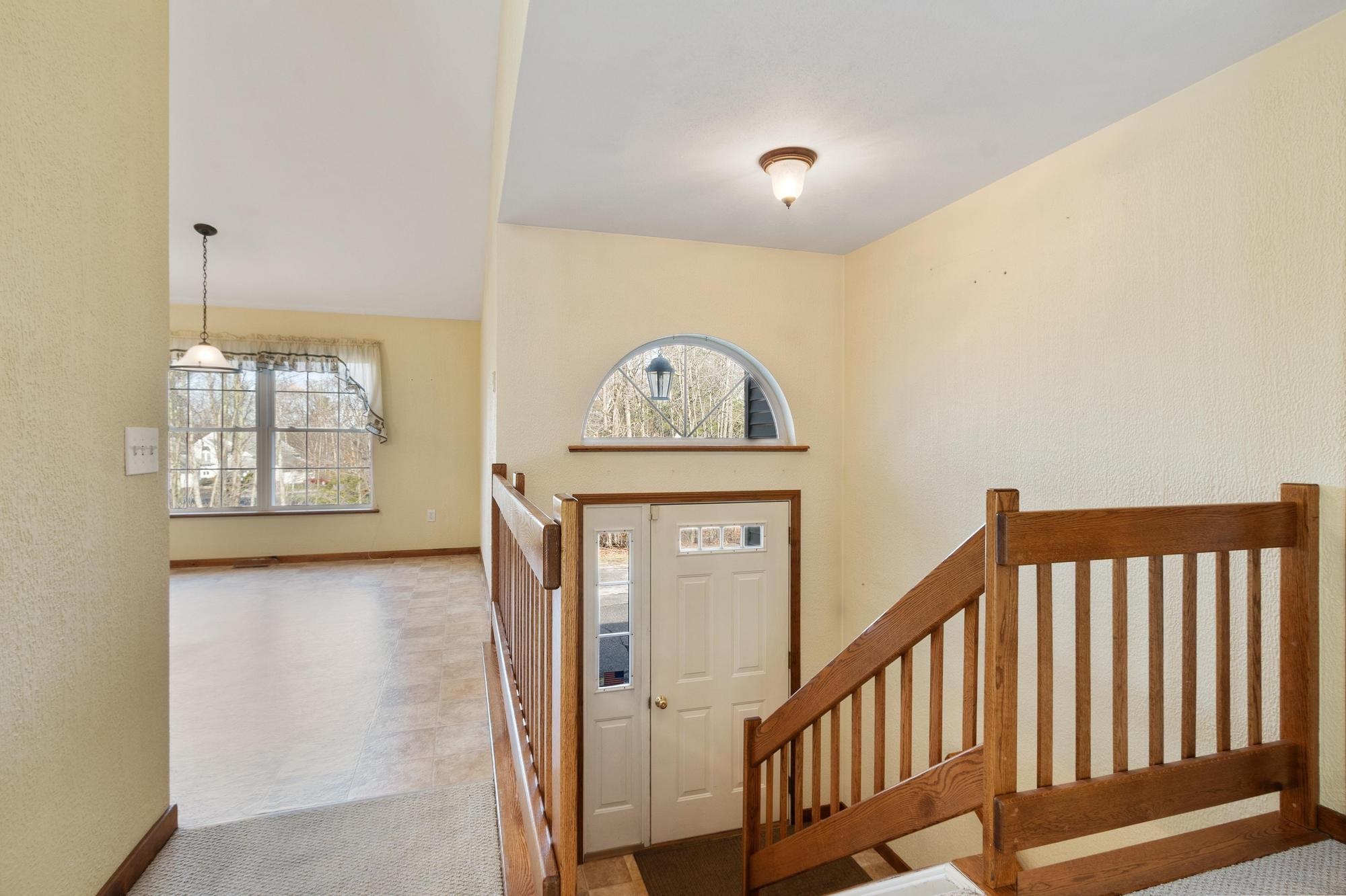 7 Edna Ln, Atkinson, NH 03811