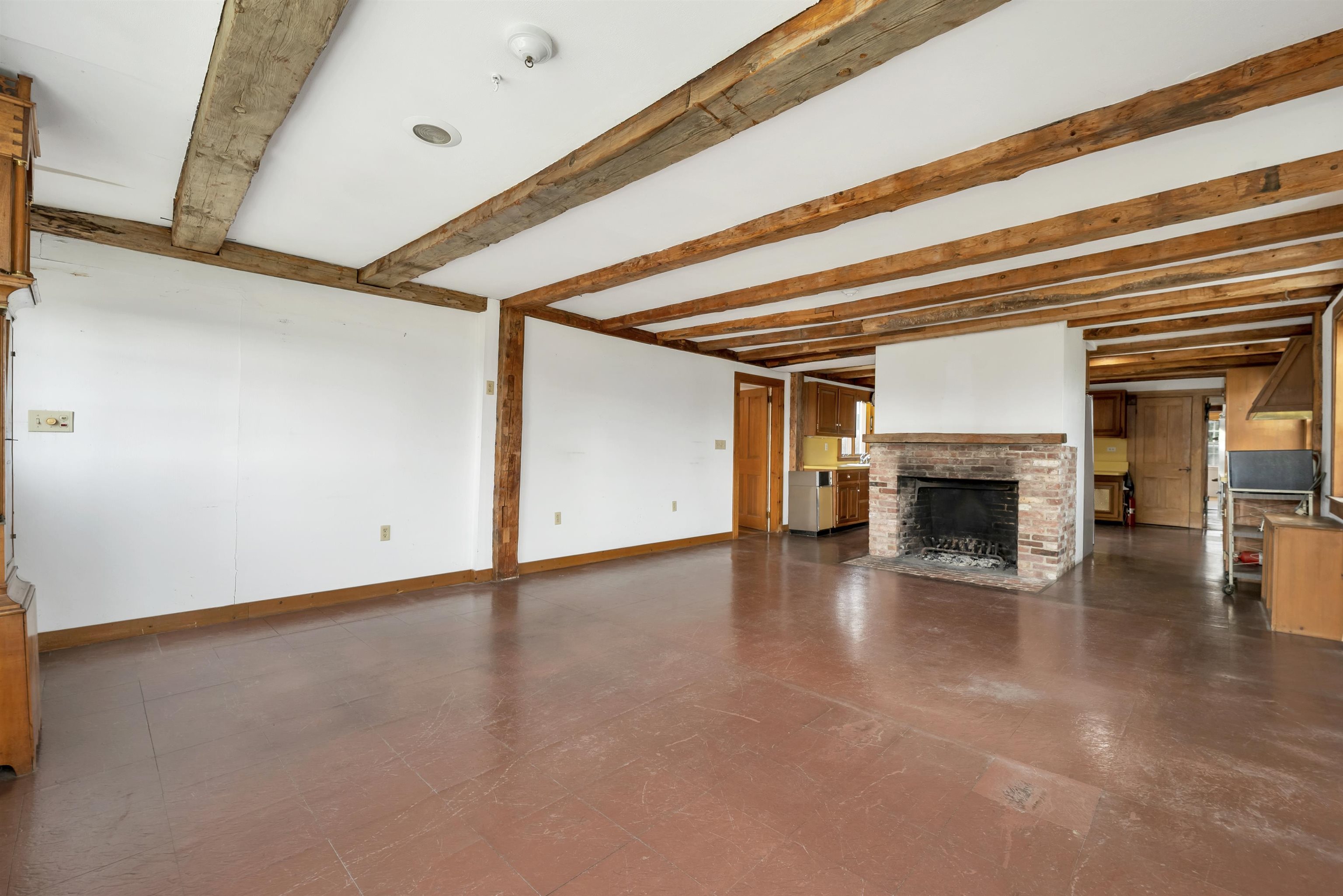 Familyroom adjacent to Kitchen