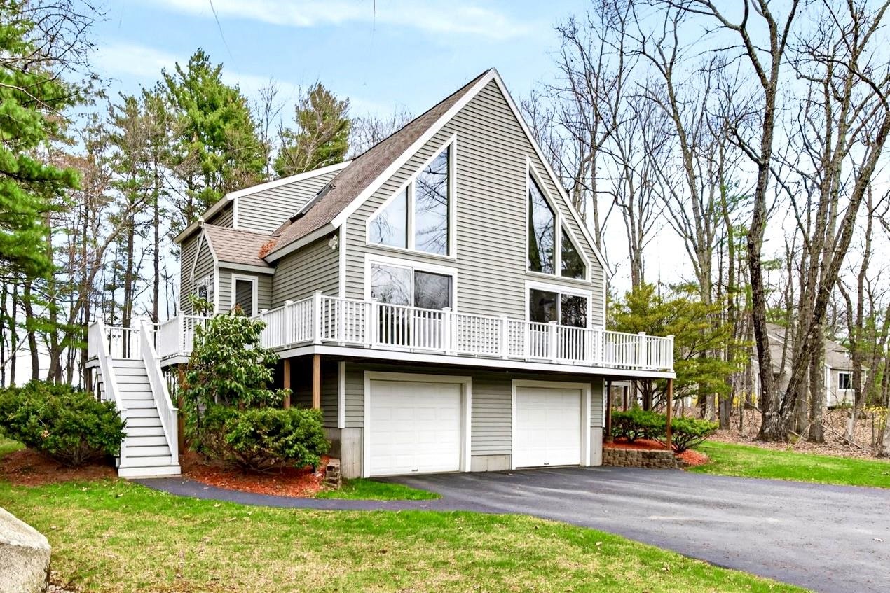 12 Snowflake Ln, Londonderry, NH 03053