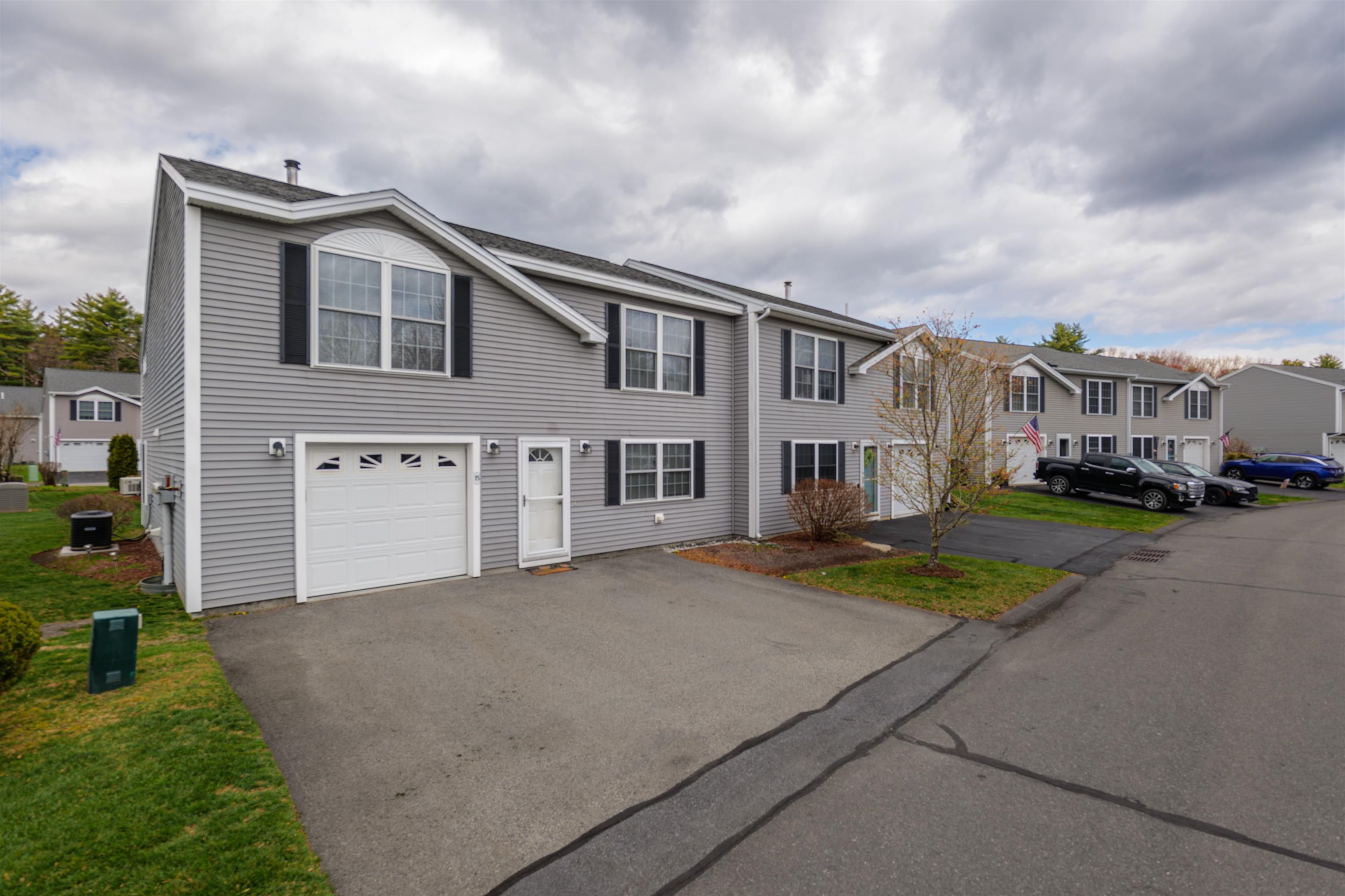 15 Red Sox Ln, Raymond, NH 03077