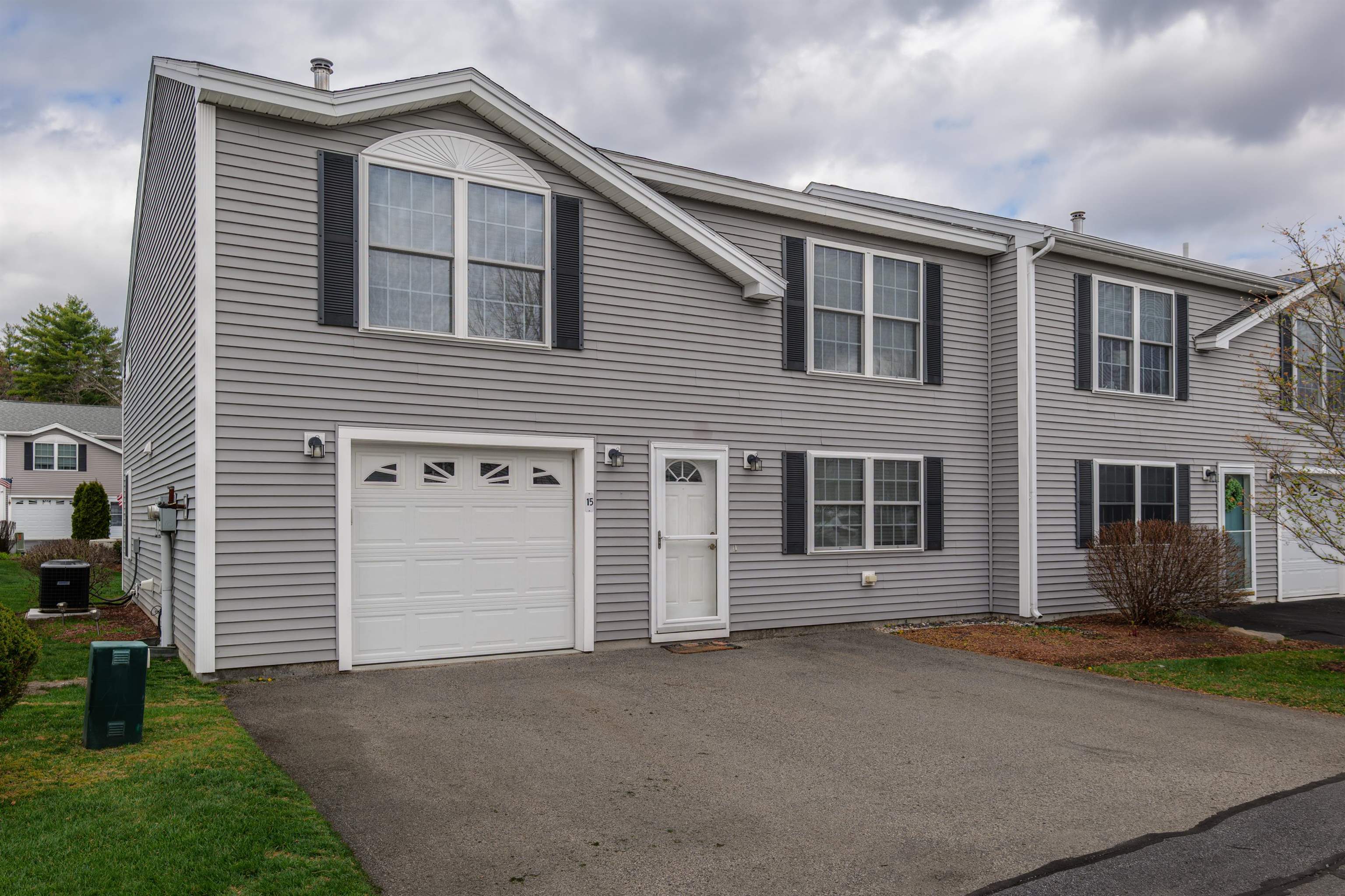 15 Red Sox Ln, Raymond, NH 03077