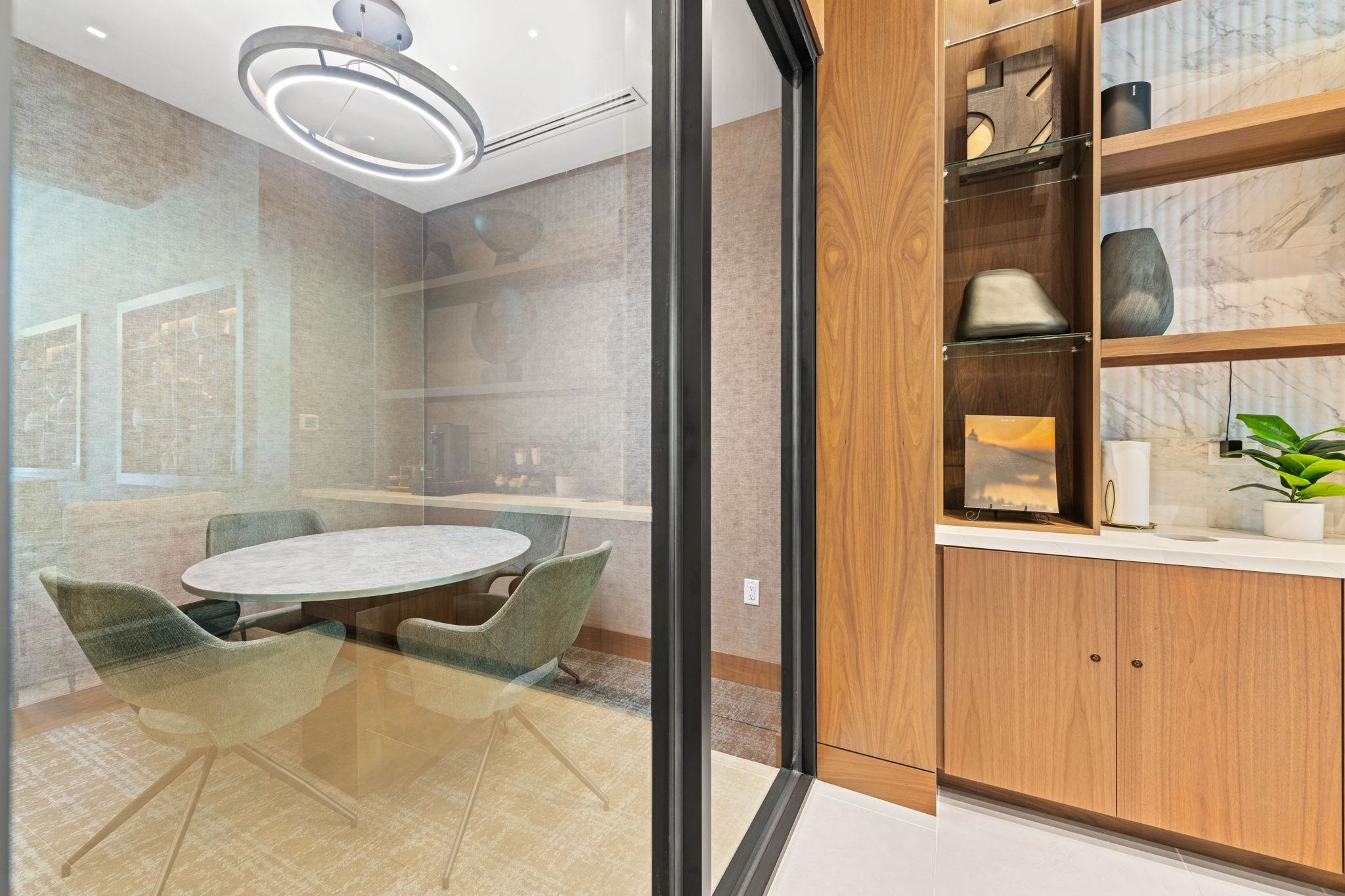 18 Artisan Dr, Salem, NH 03079