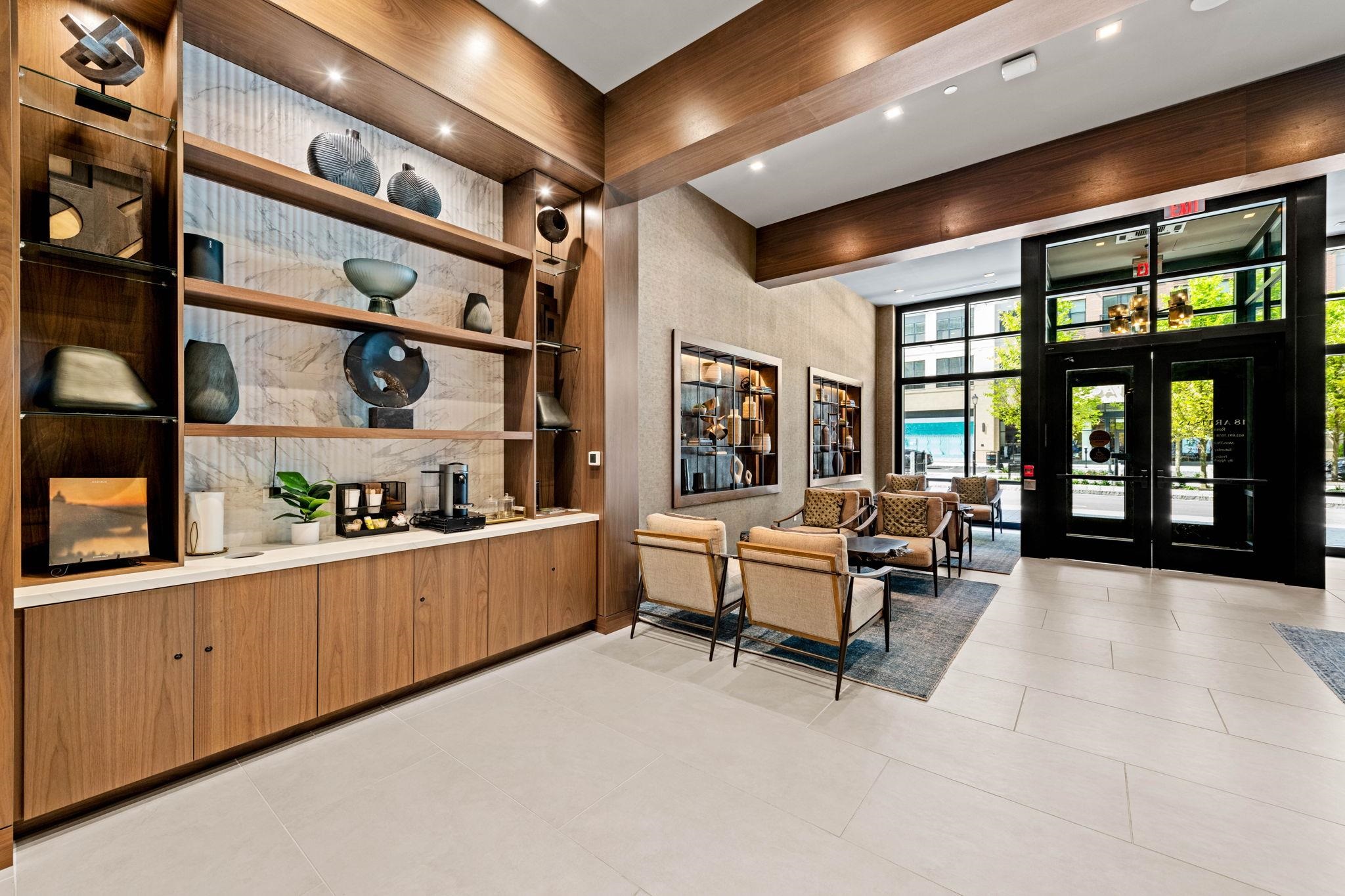 18 Artisan Dr, Salem, NH 03079