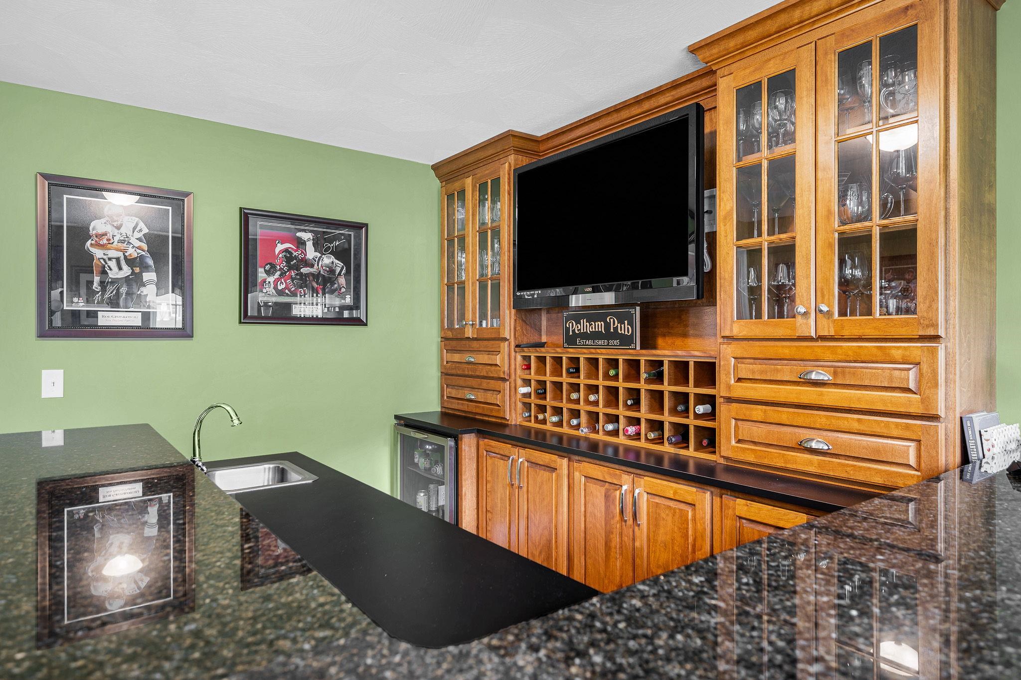 12 Harmony Ln, Pelham, NH 03076