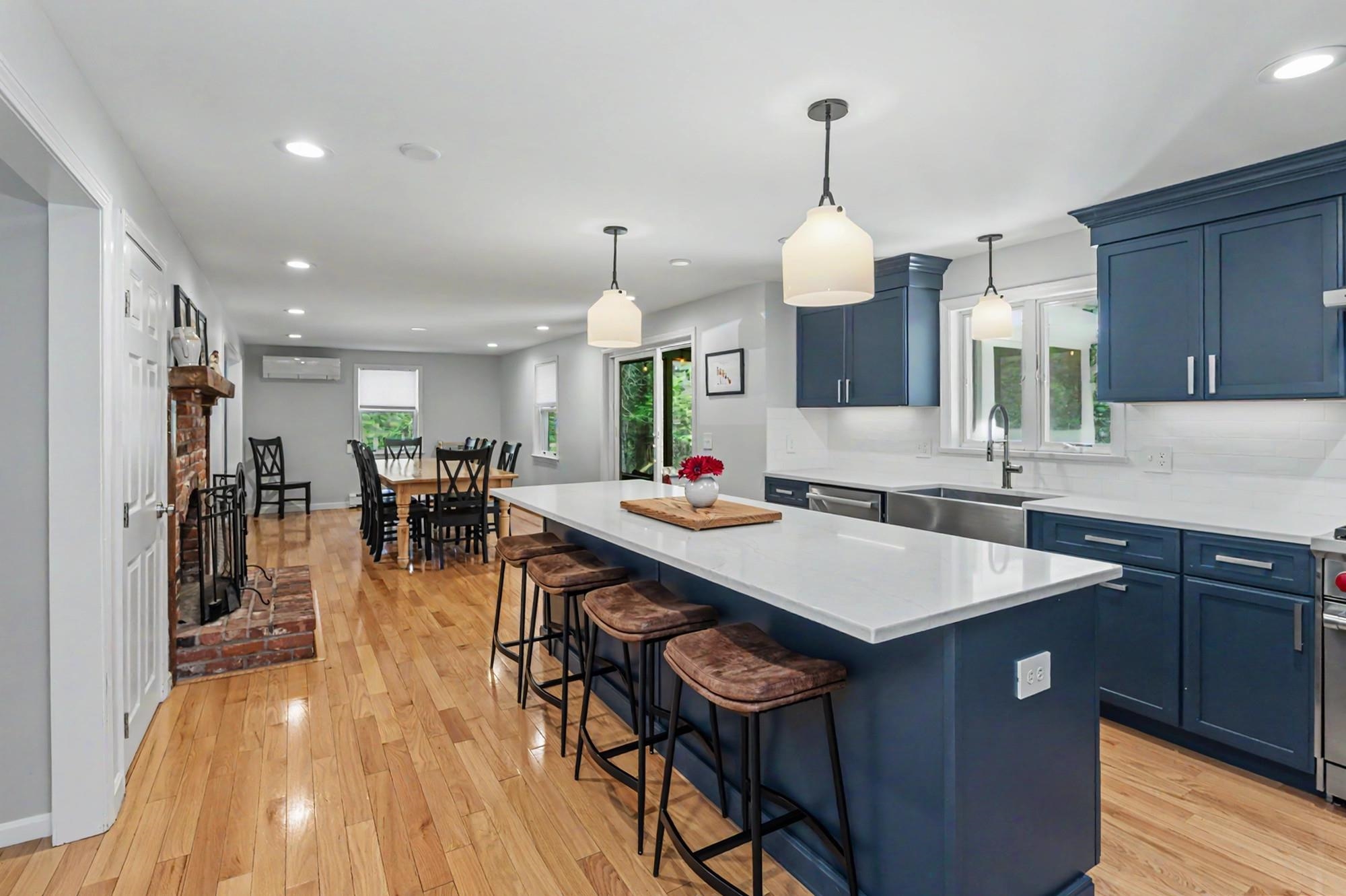 20 Doe Run Ln, Stratham, NH 03885