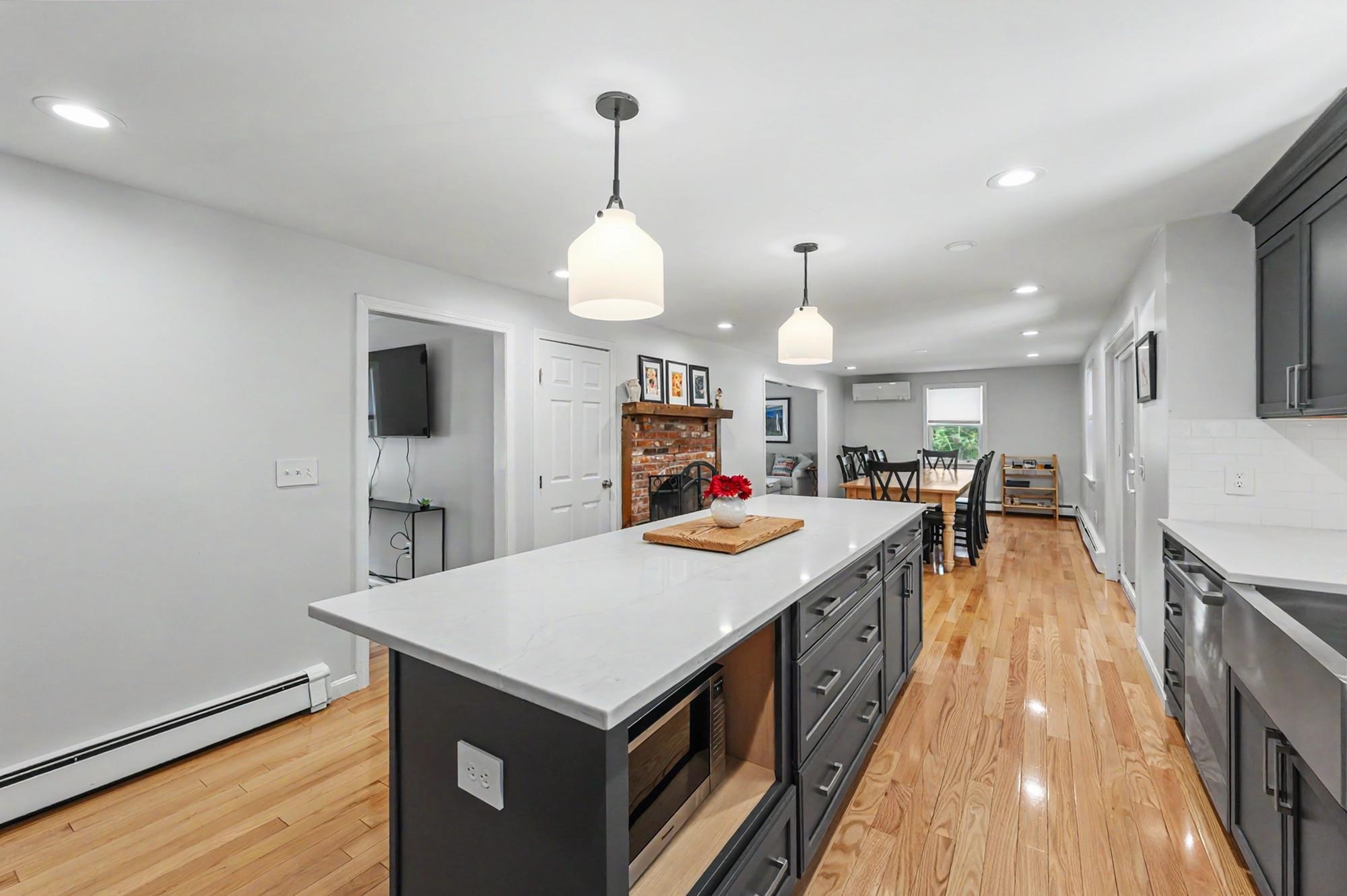 20 Doe Run Ln, Stratham, NH 03885