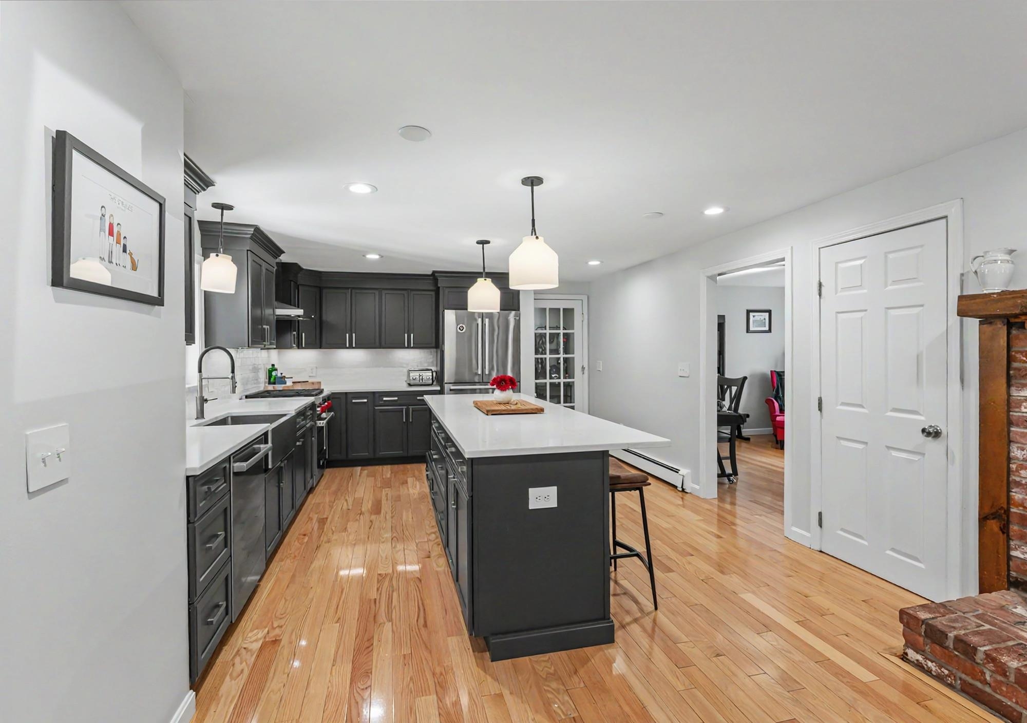 20 Doe Run Ln, Stratham, NH 03885