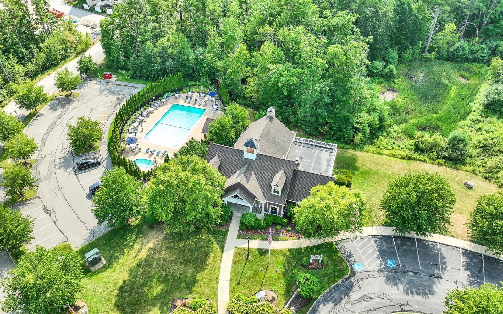 163 Woodview Way #2, Manchester, NH 03102