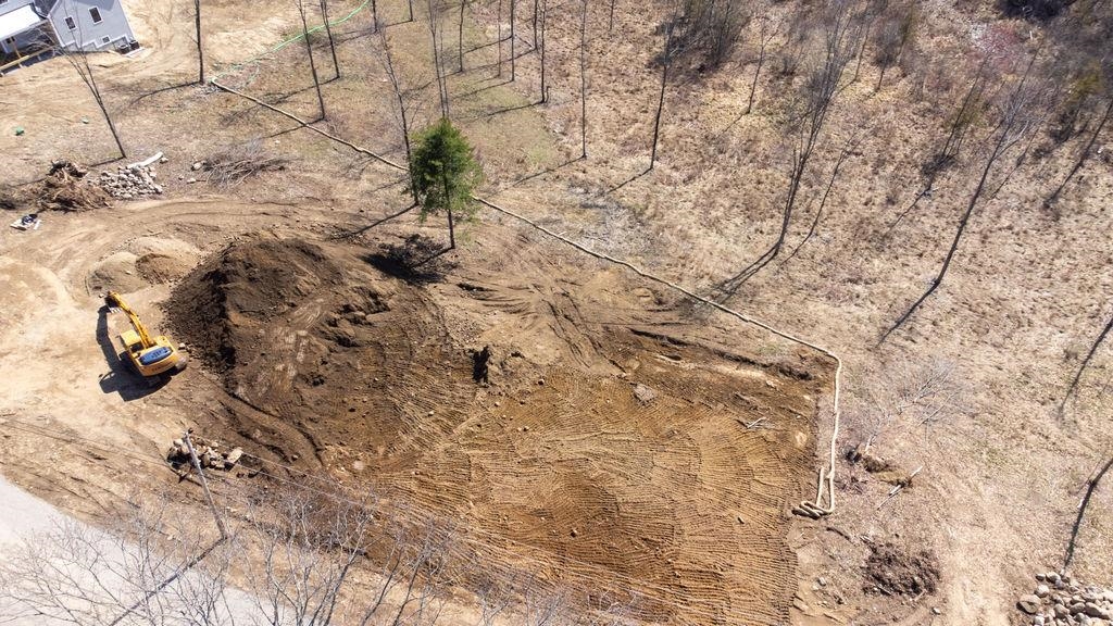 51 Locust St, South Hampton, NH 03827