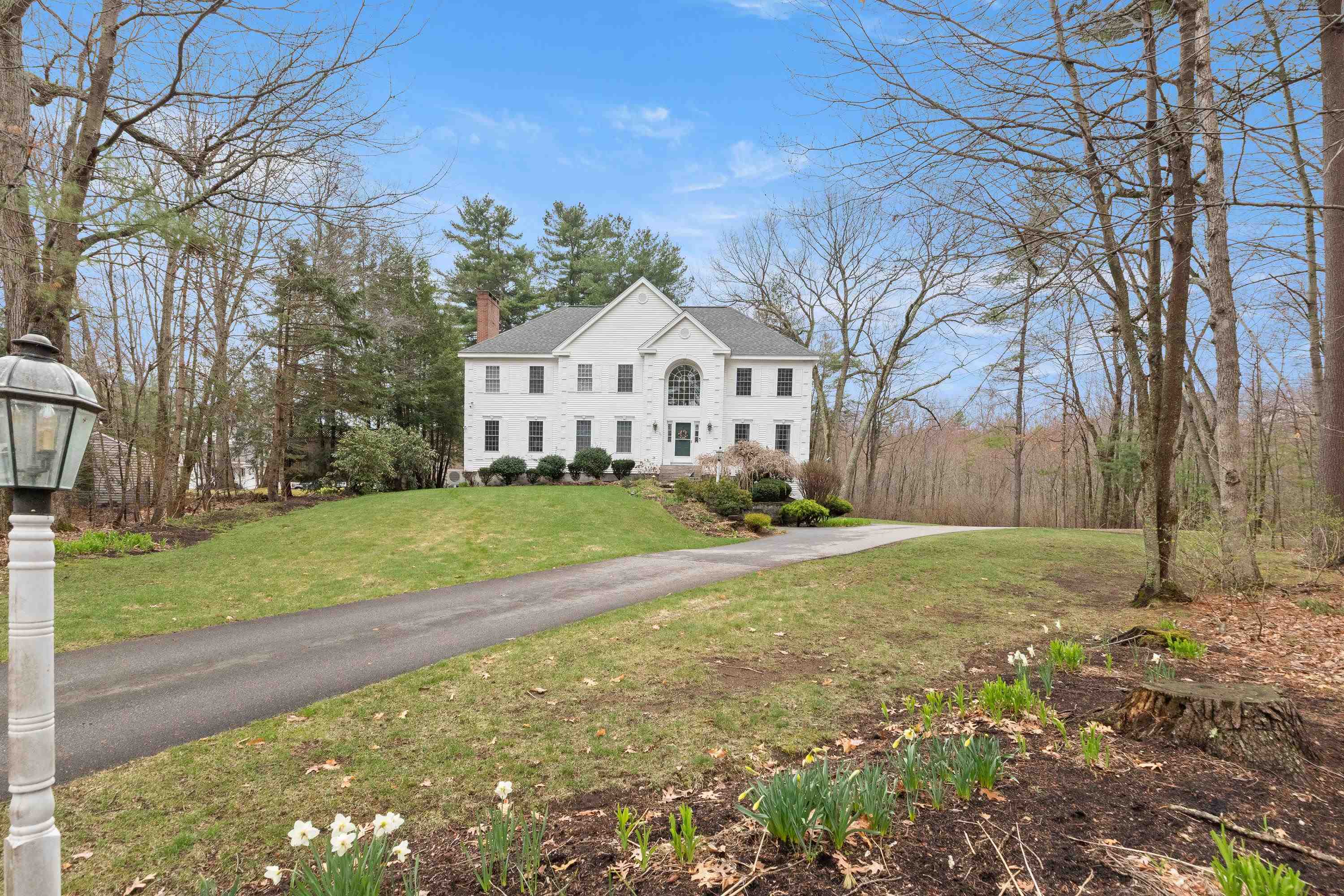 26 Greenfield Dr, Plaistow, NH 03865