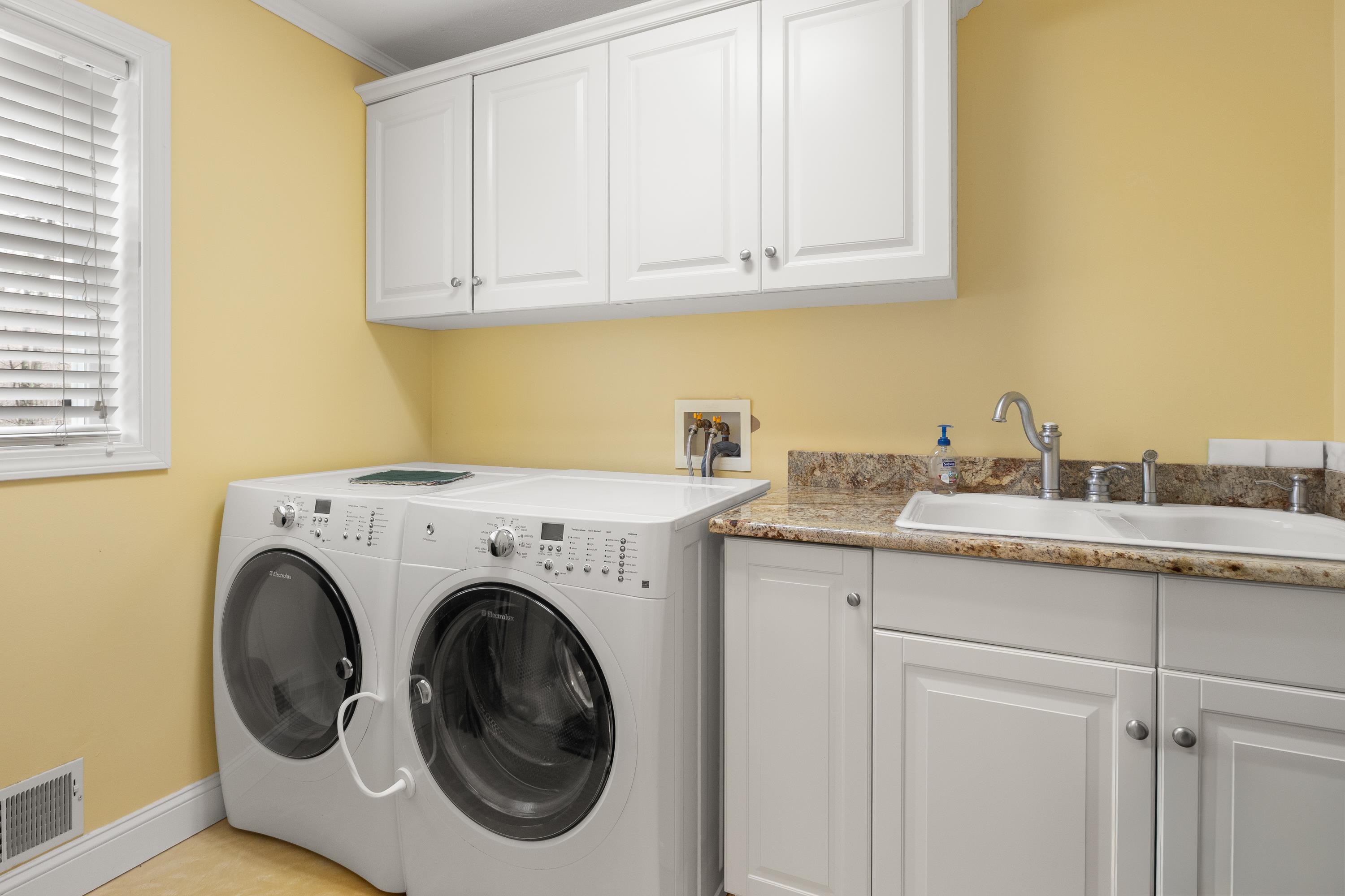 26 Greenfield Dr, Plaistow, NH 03865