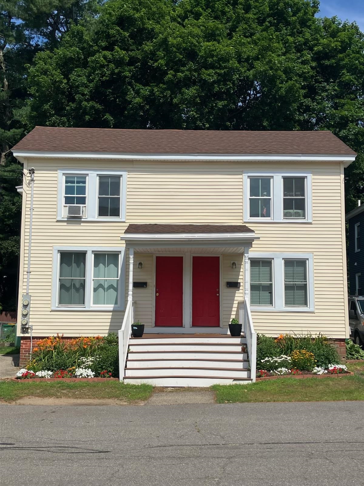 7 Gagne St, Rochester, NH 03867