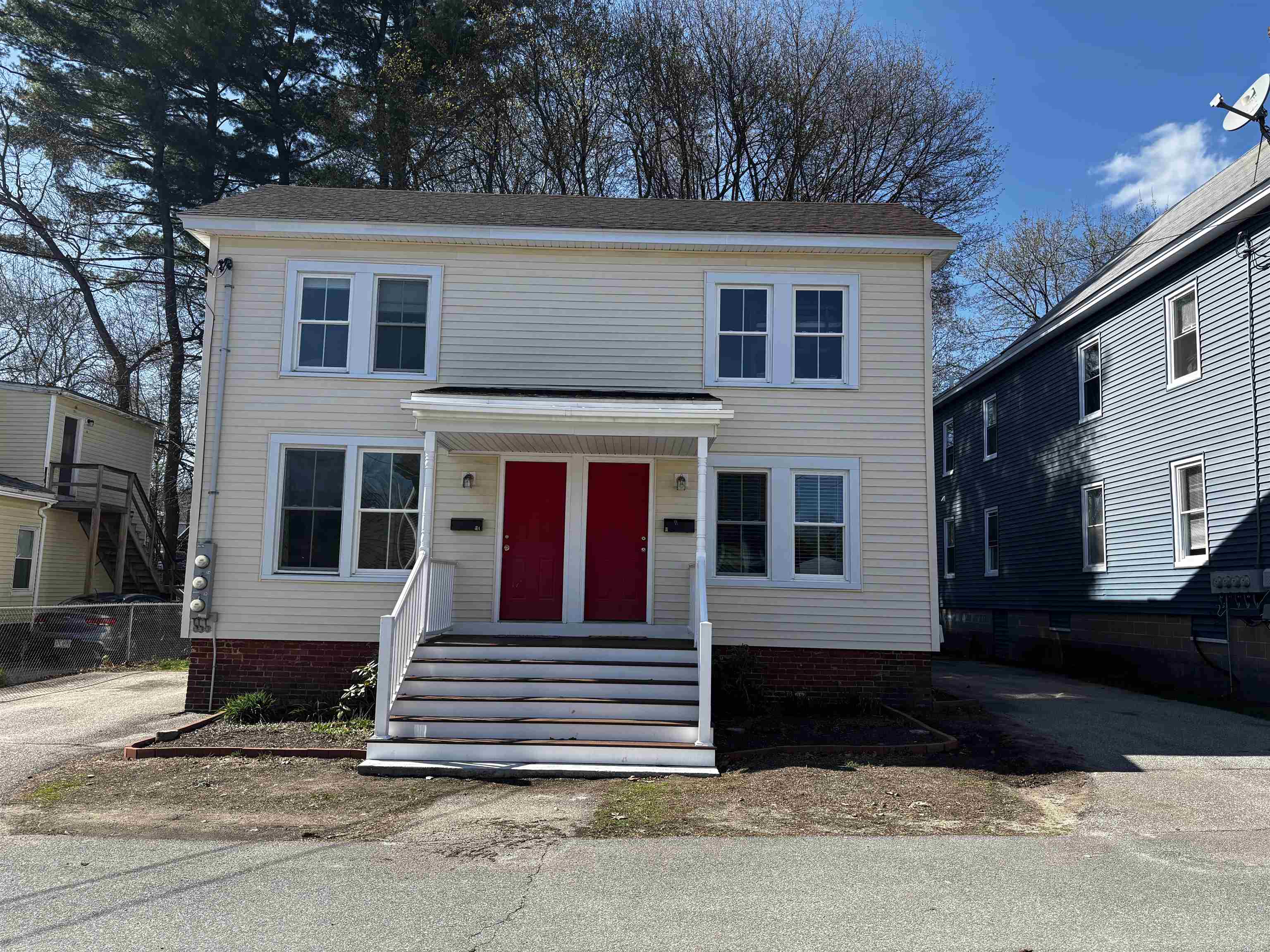 7 Gagne St, Rochester, NH 03867