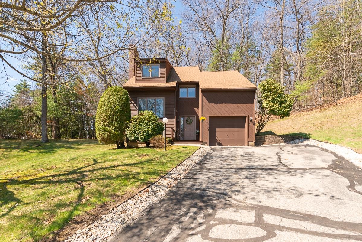 21 Gloucester Ln, Nashua, NH 03063