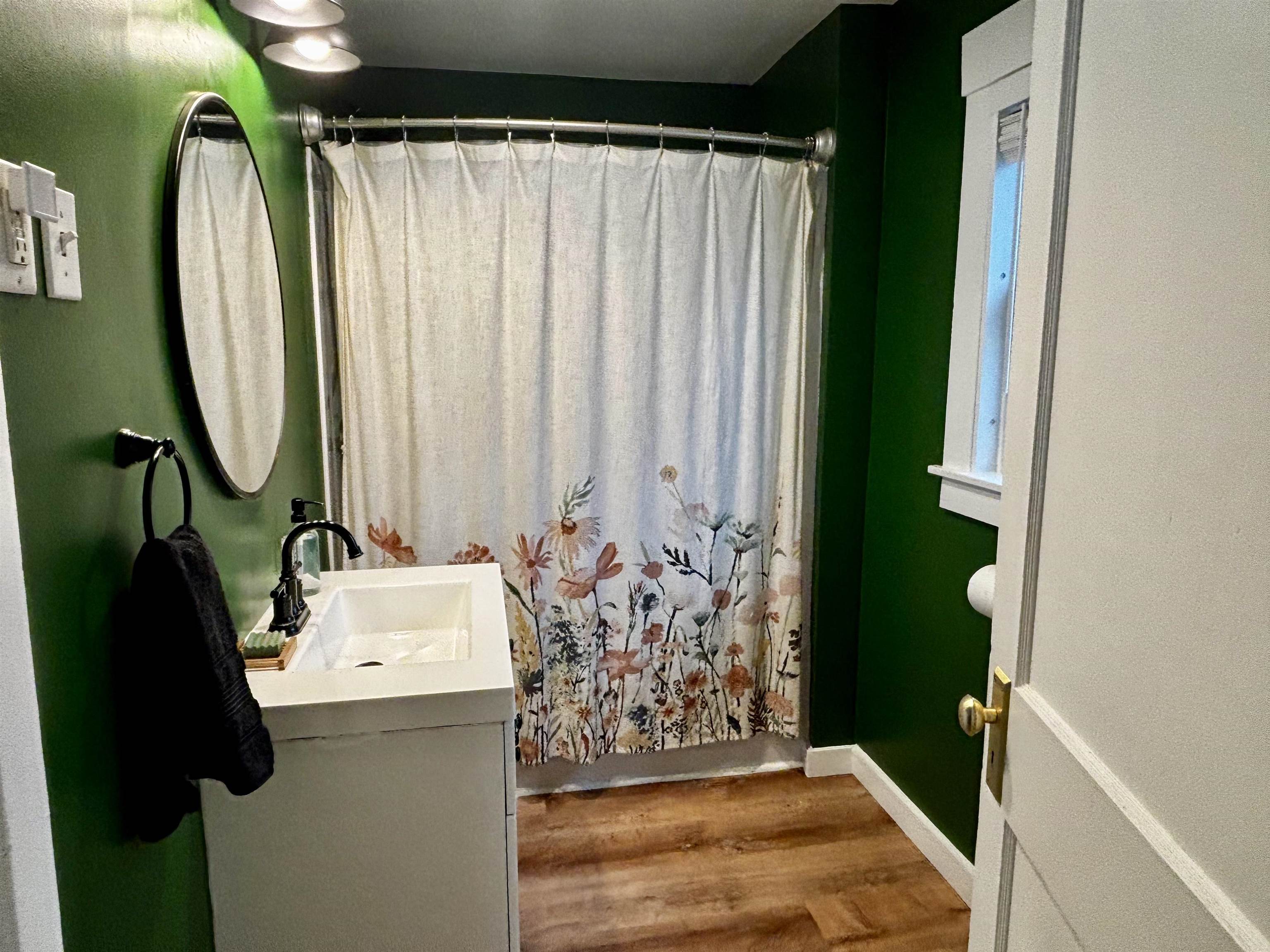 7 Gagne St, Rochester, NH 03867