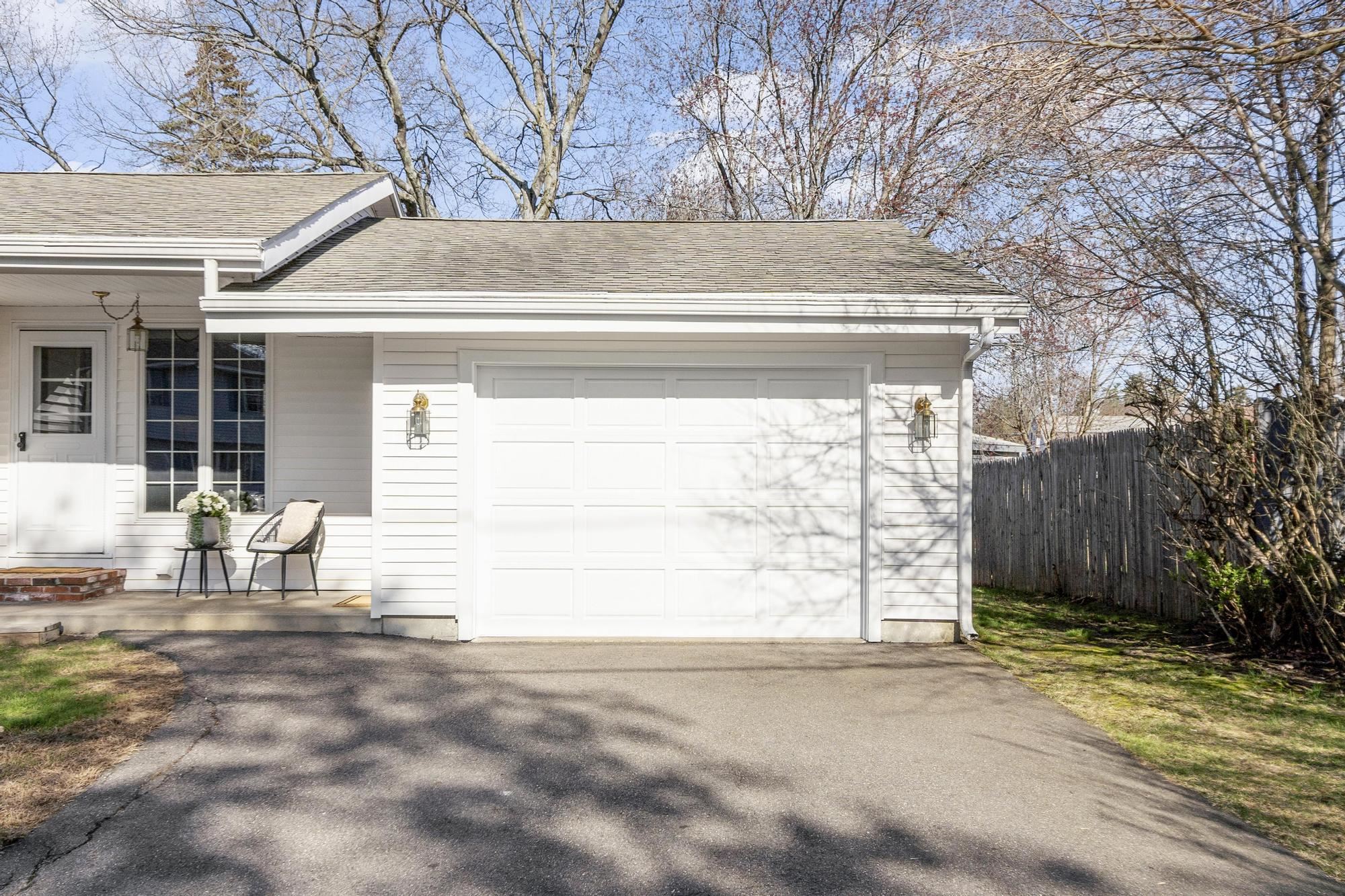 289 Fremont St, Manchester, NH 03103