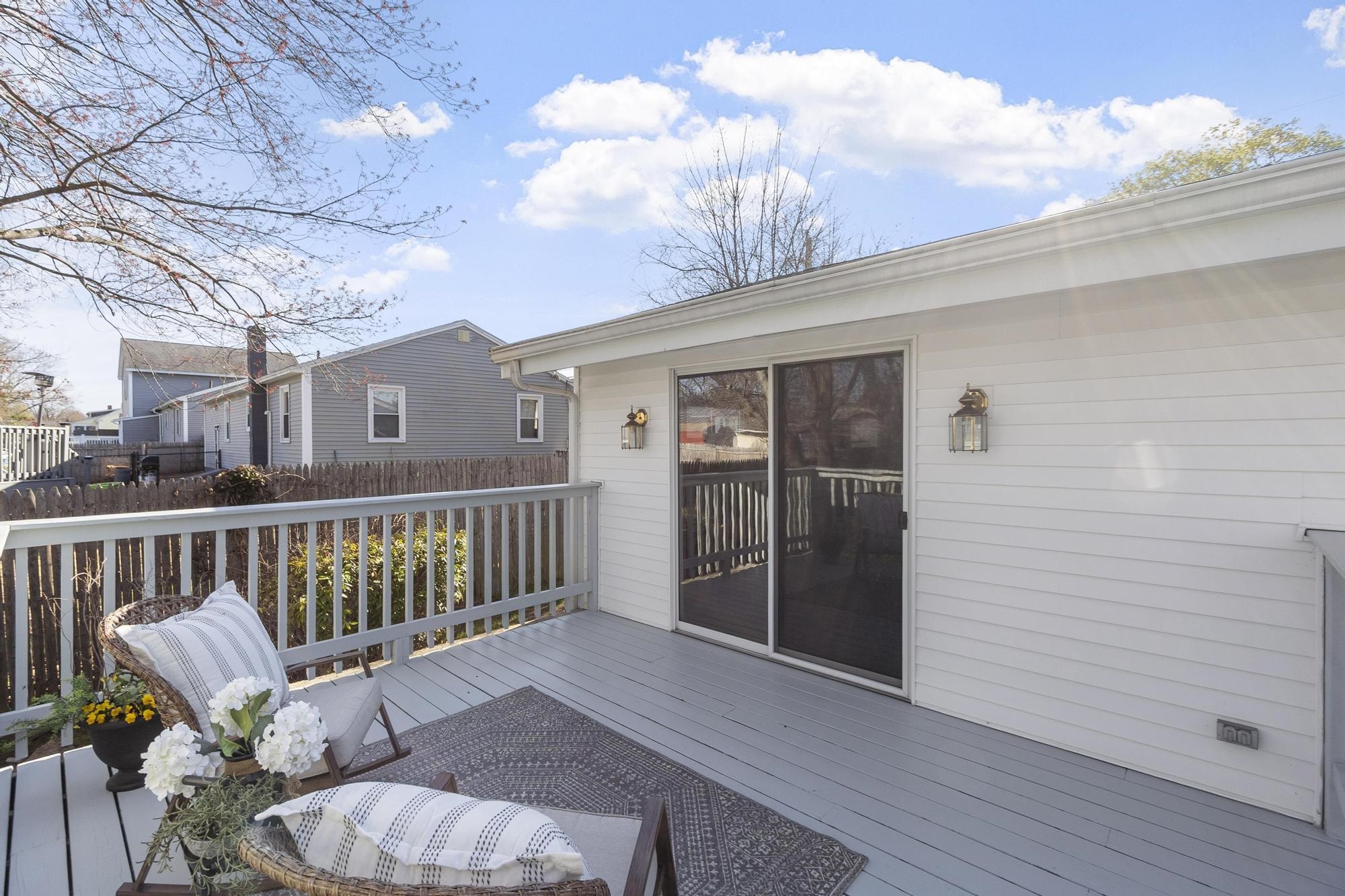 289 Fremont St, Manchester, NH 03103