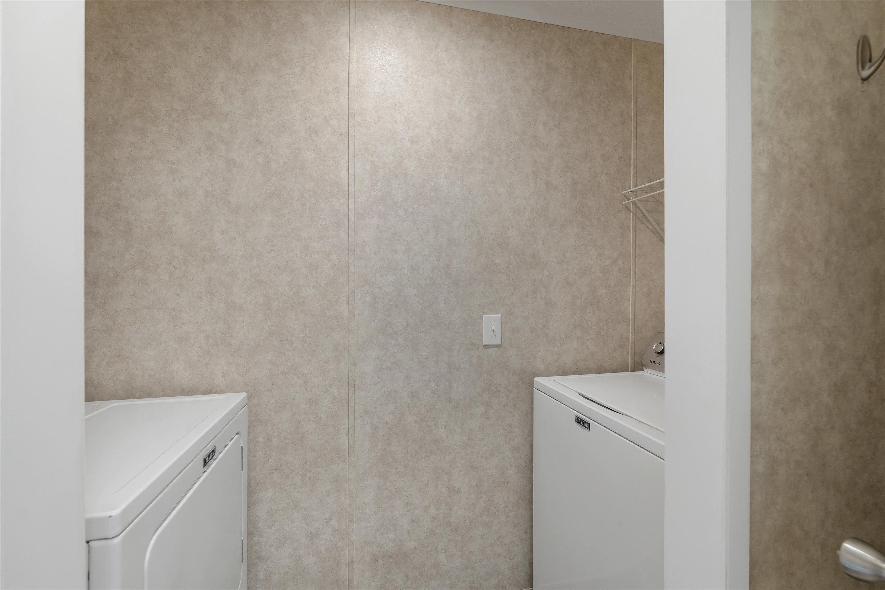 343 Old Lake Shore Rd, Gilford, NH 03249