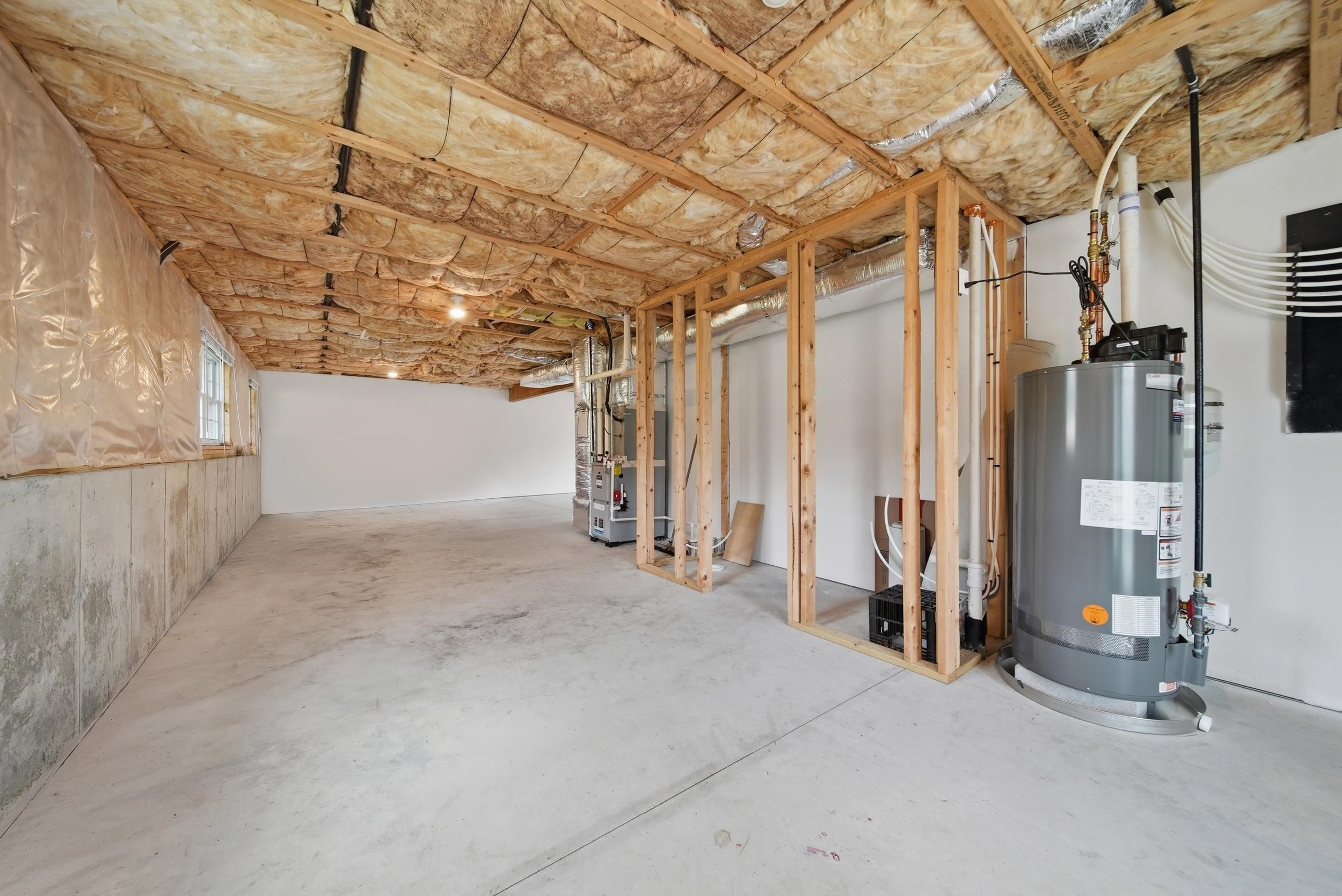 2 Chase Rd, Fremont, NH 03044