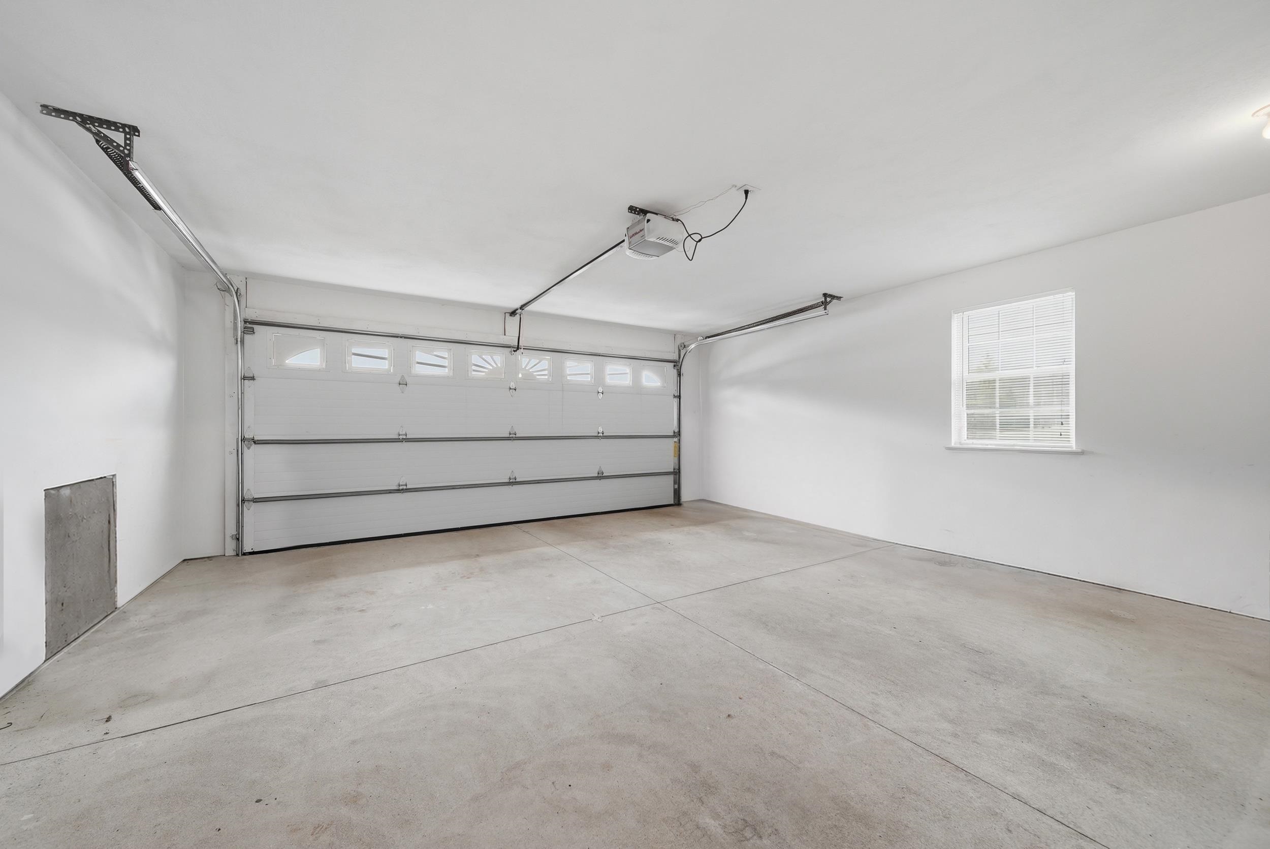 2 Chase Rd, Fremont, NH 03044