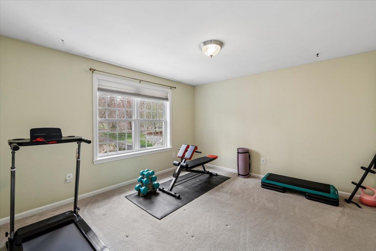 12 Butterfield Ln, Bedford, NH 03110