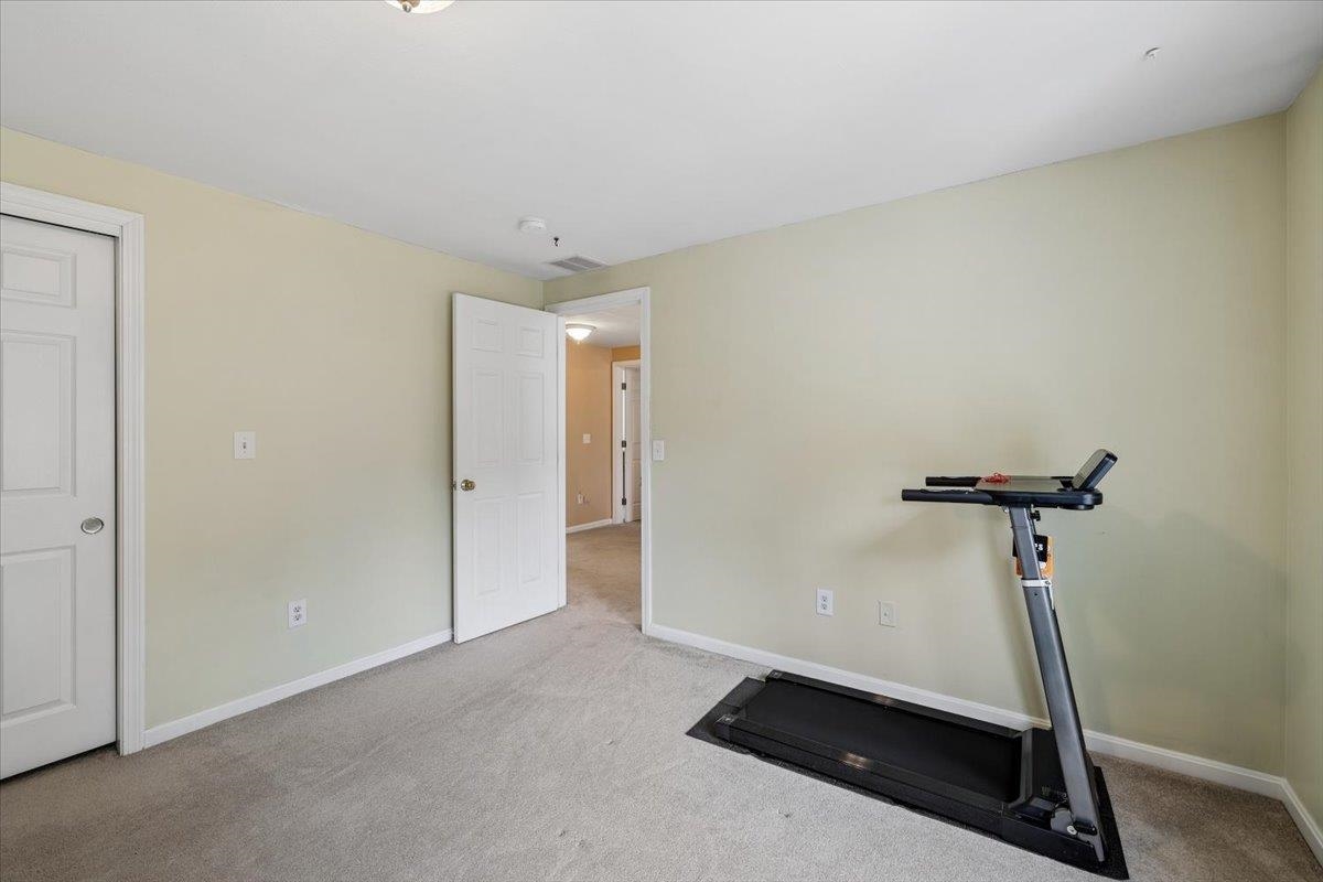 12 Butterfield Ln, Bedford, NH 03110