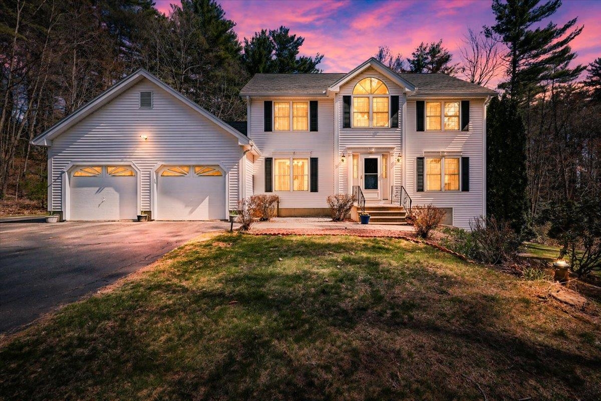 12 Butterfield Ln, Bedford, NH 03110