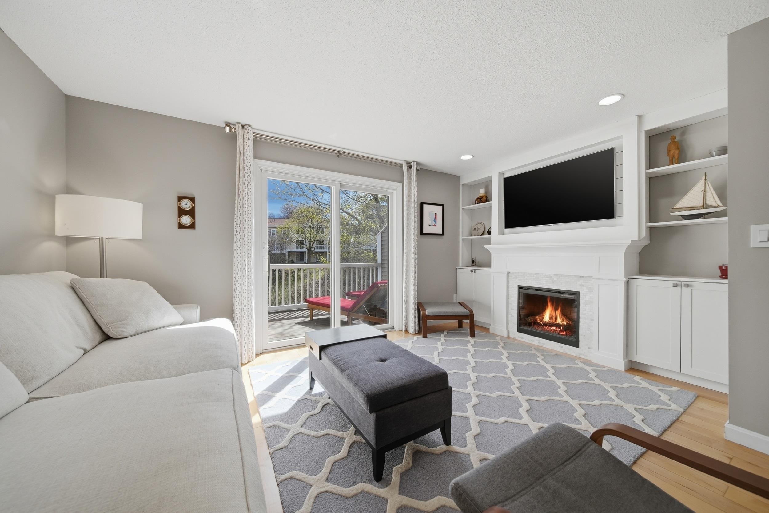 424 Fox Hollow Way, Manchester, NH 03104