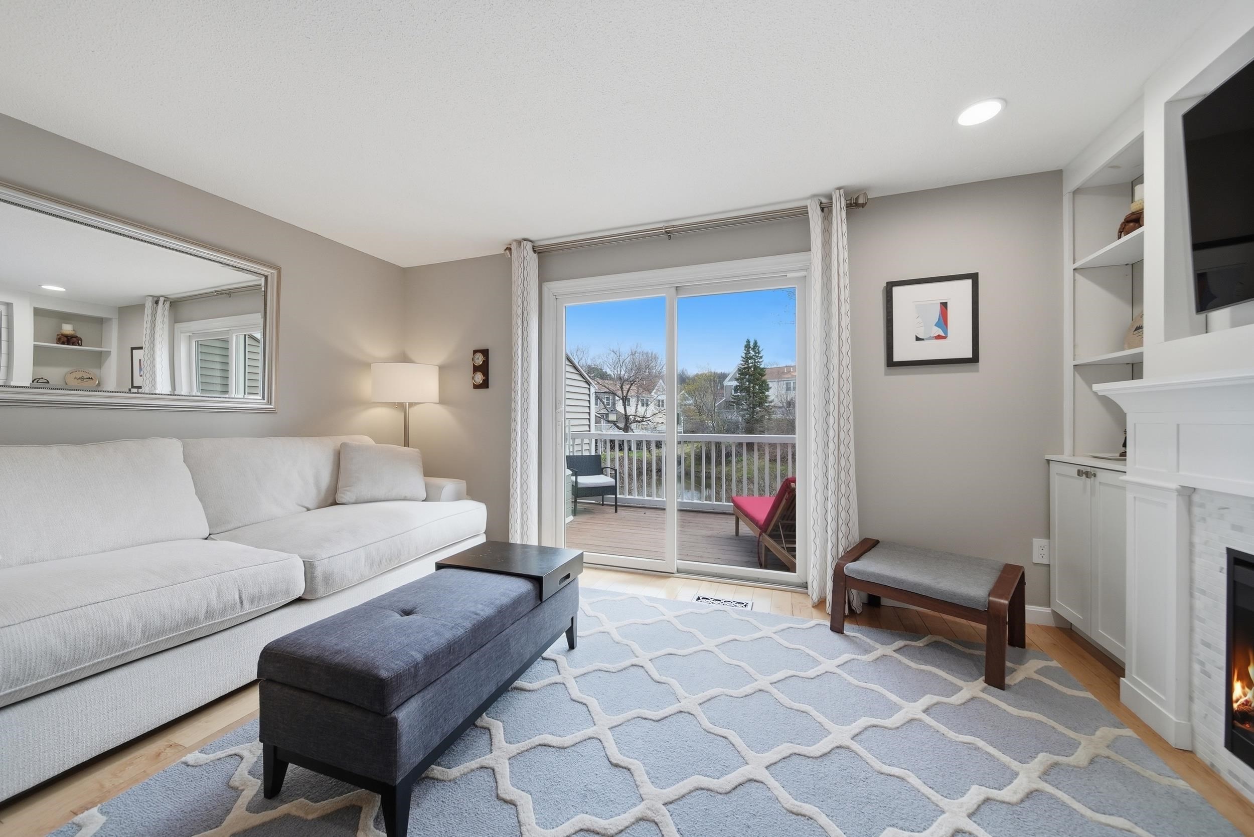 424 Fox Hollow Way, Manchester, NH 03104