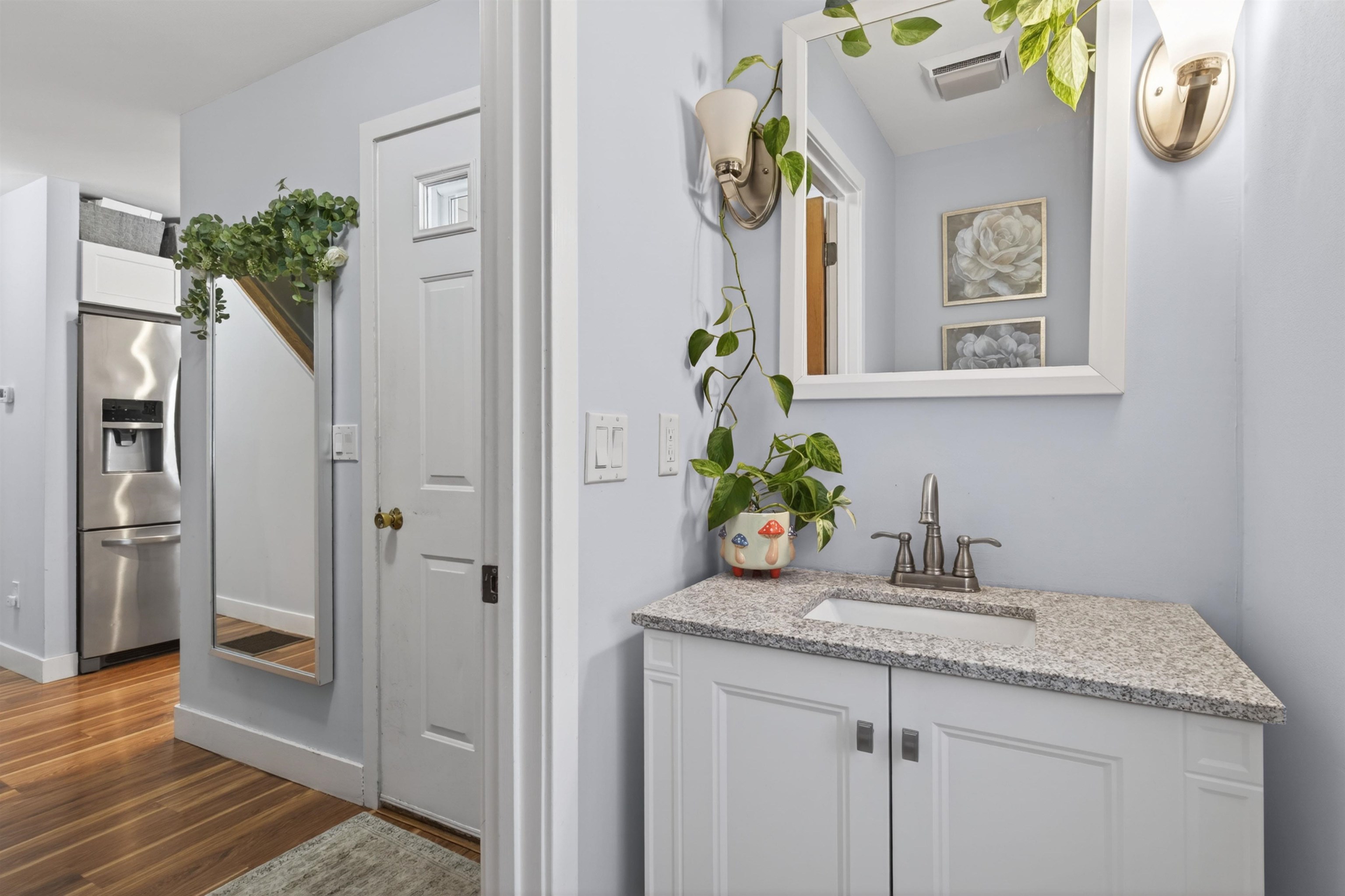 24 Swaan Dr, Lee, NH 03861