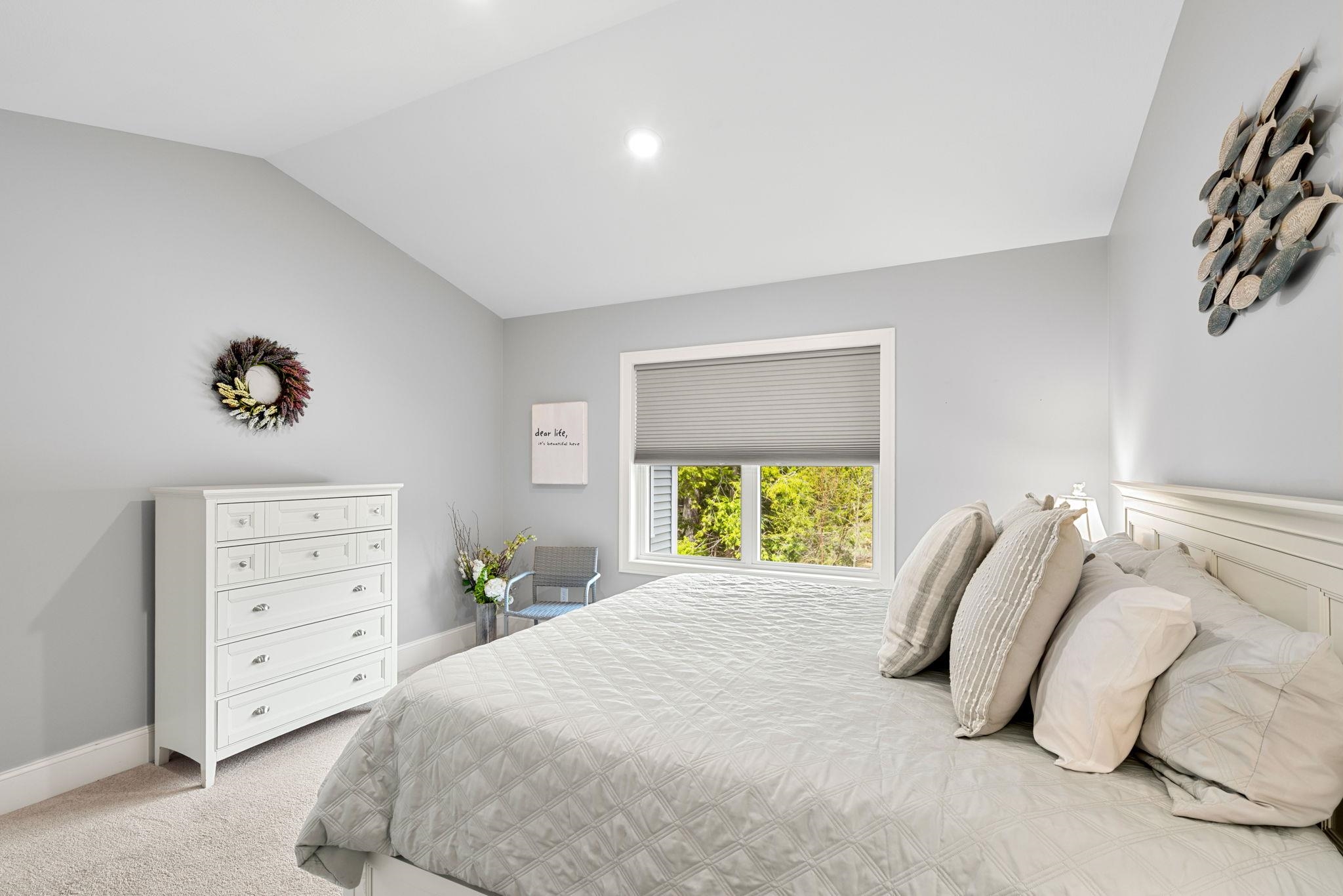 27 Abenaki Cir, Merrimack, NH 03054