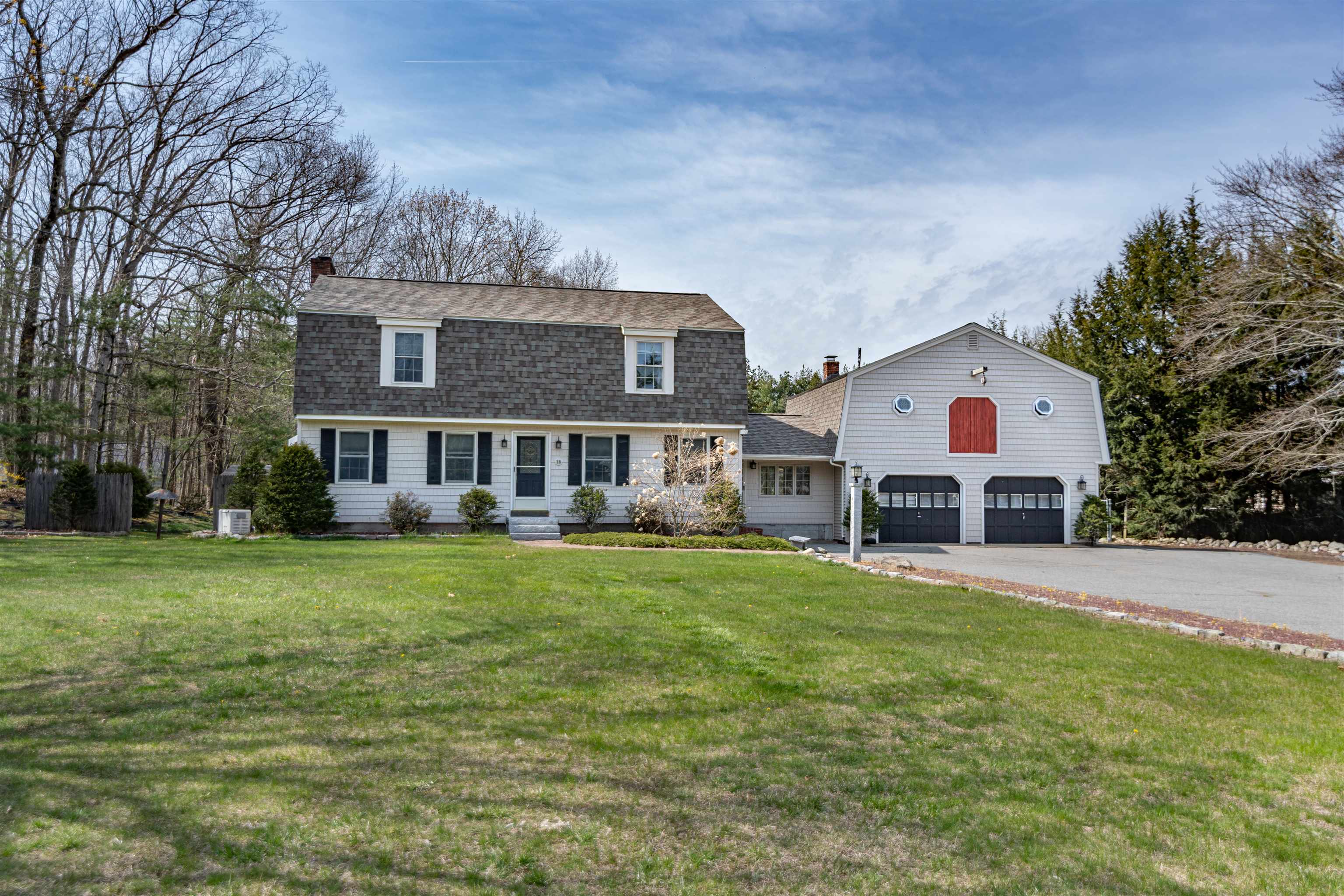 18 Smith Corner Rd, Plaistow, NH 03865