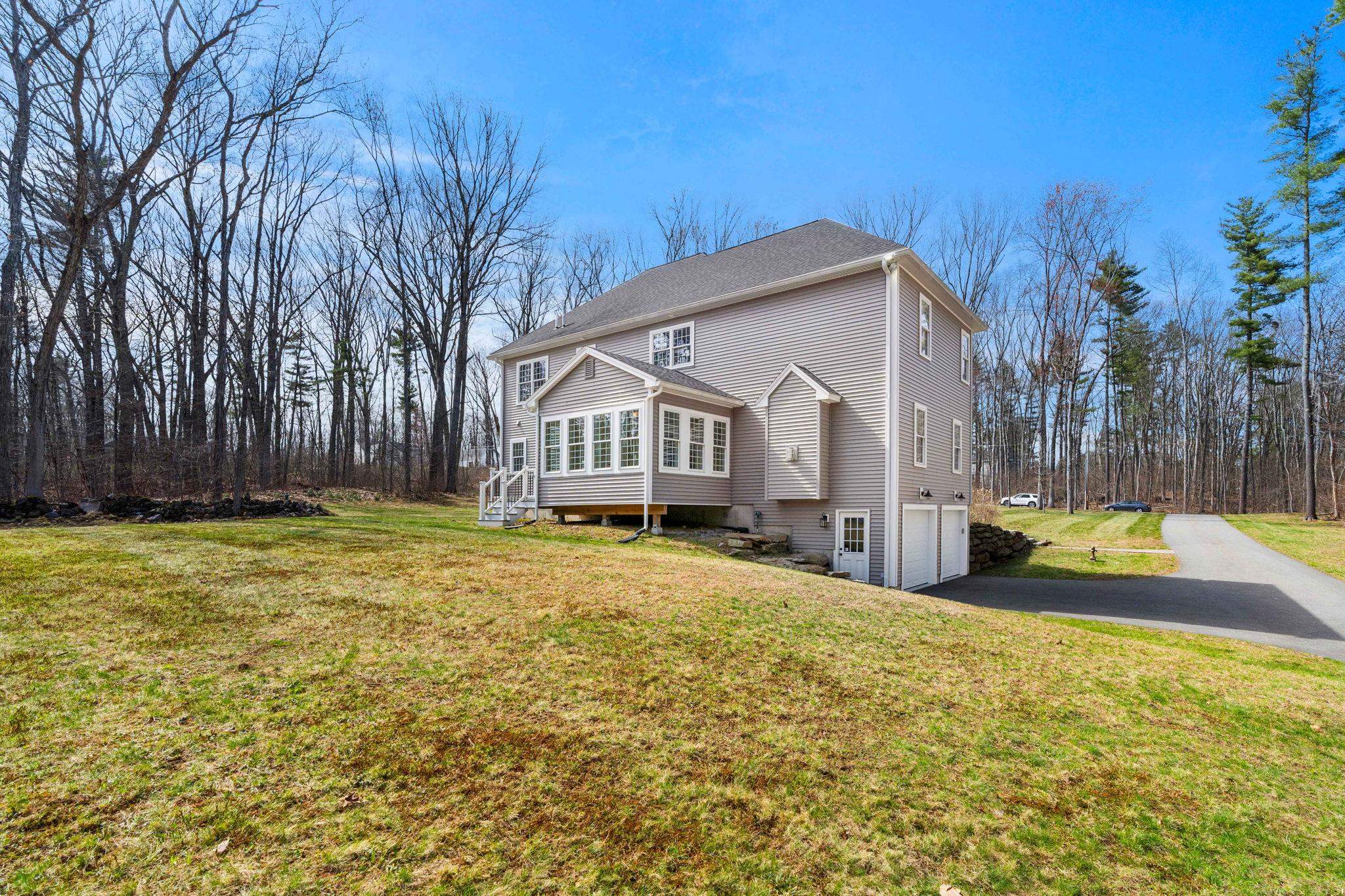 71 Haverhill Rd, Salem, NH 03079