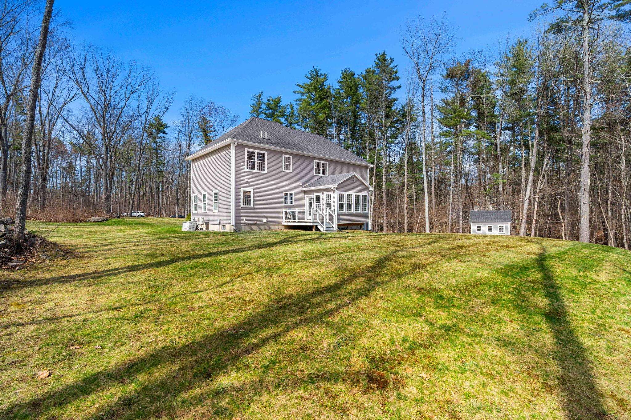 71 Haverhill Rd, Salem, NH 03079